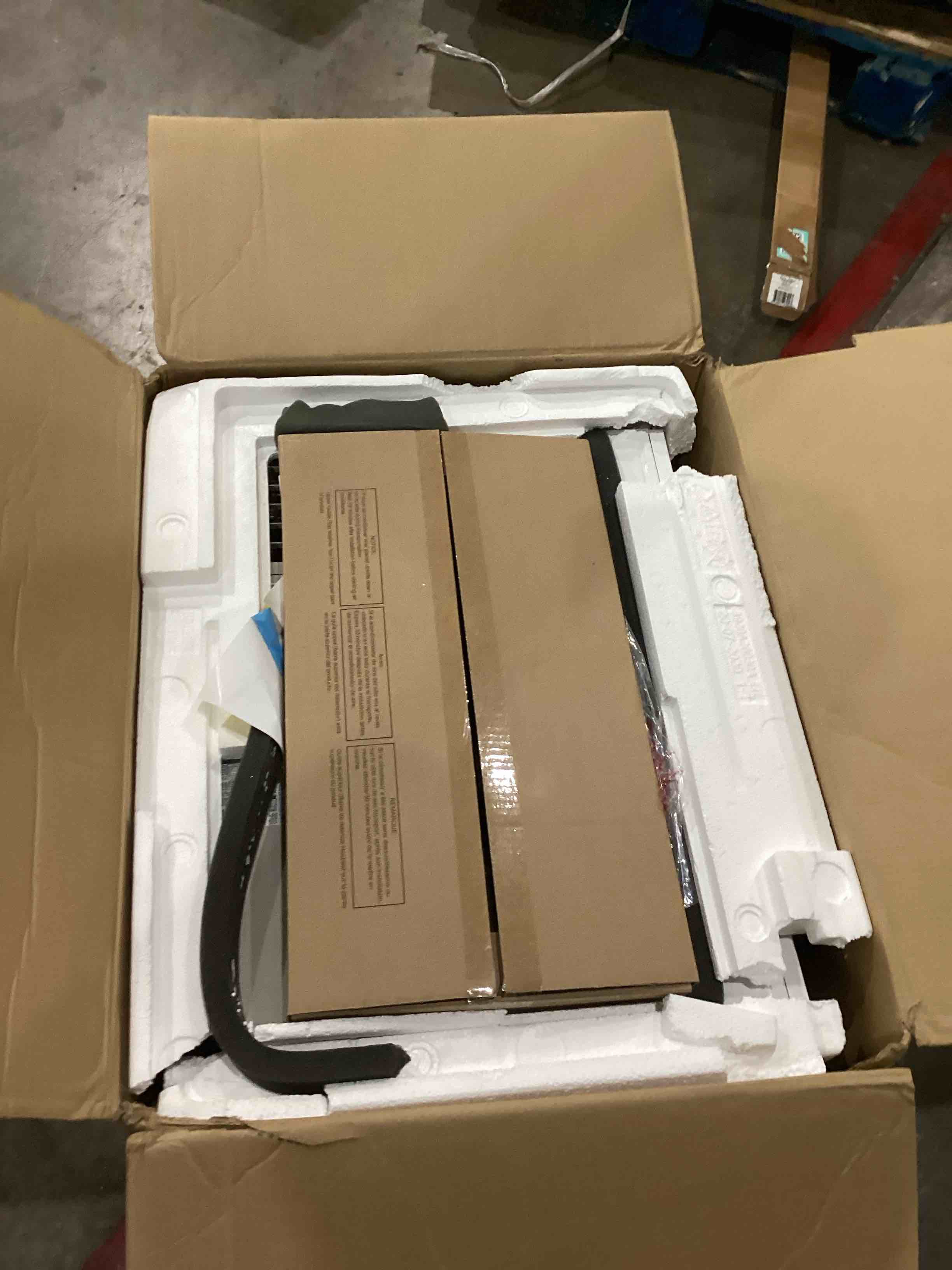 https://s3.amazonaws.com/lotting-images-prod/bidfta/TEA1987224_1758021626272.jpeg