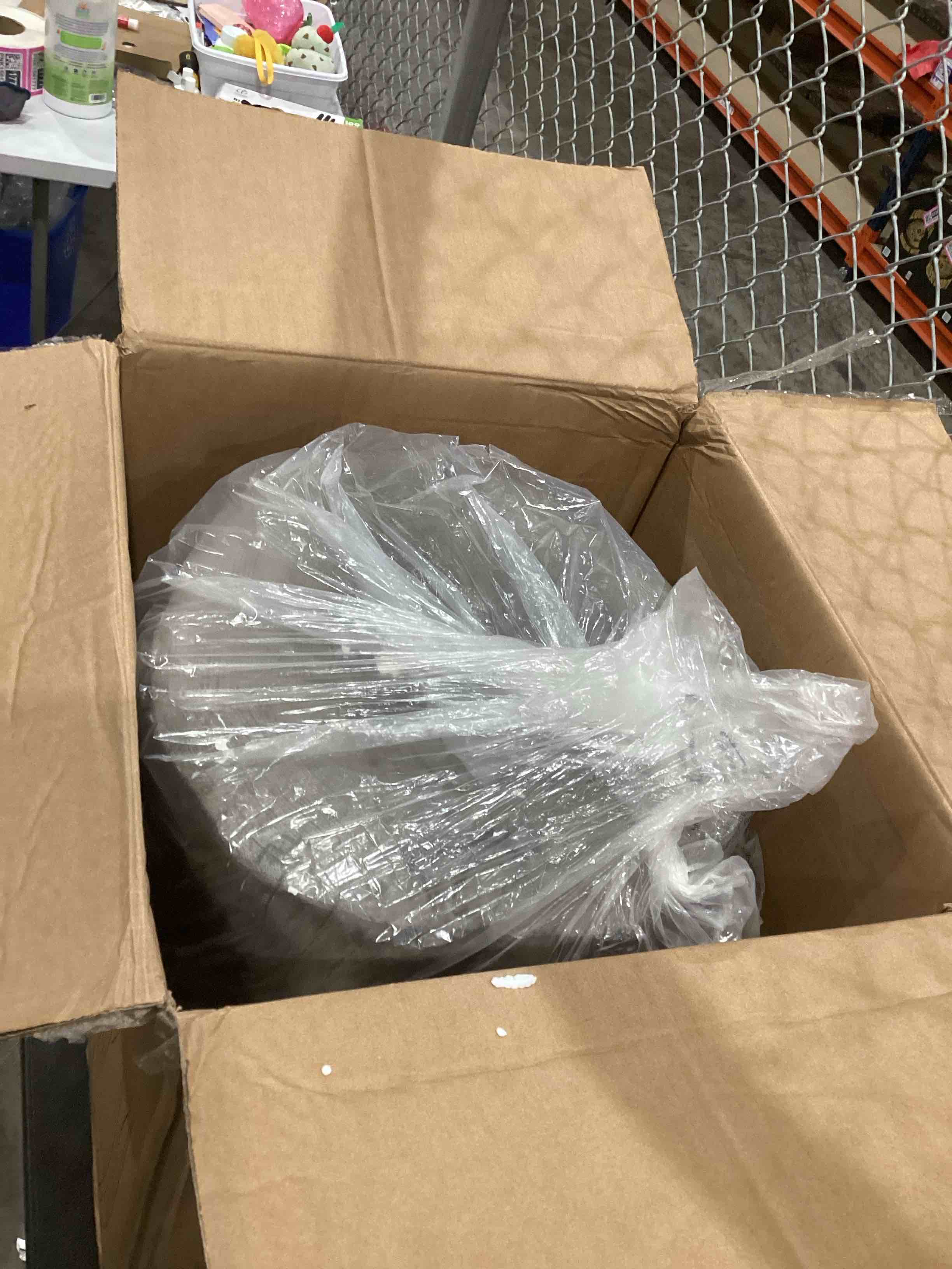 https://s3.amazonaws.com/lotting-images-prod/bidfta/TEA1987304_1758131468726.jpeg