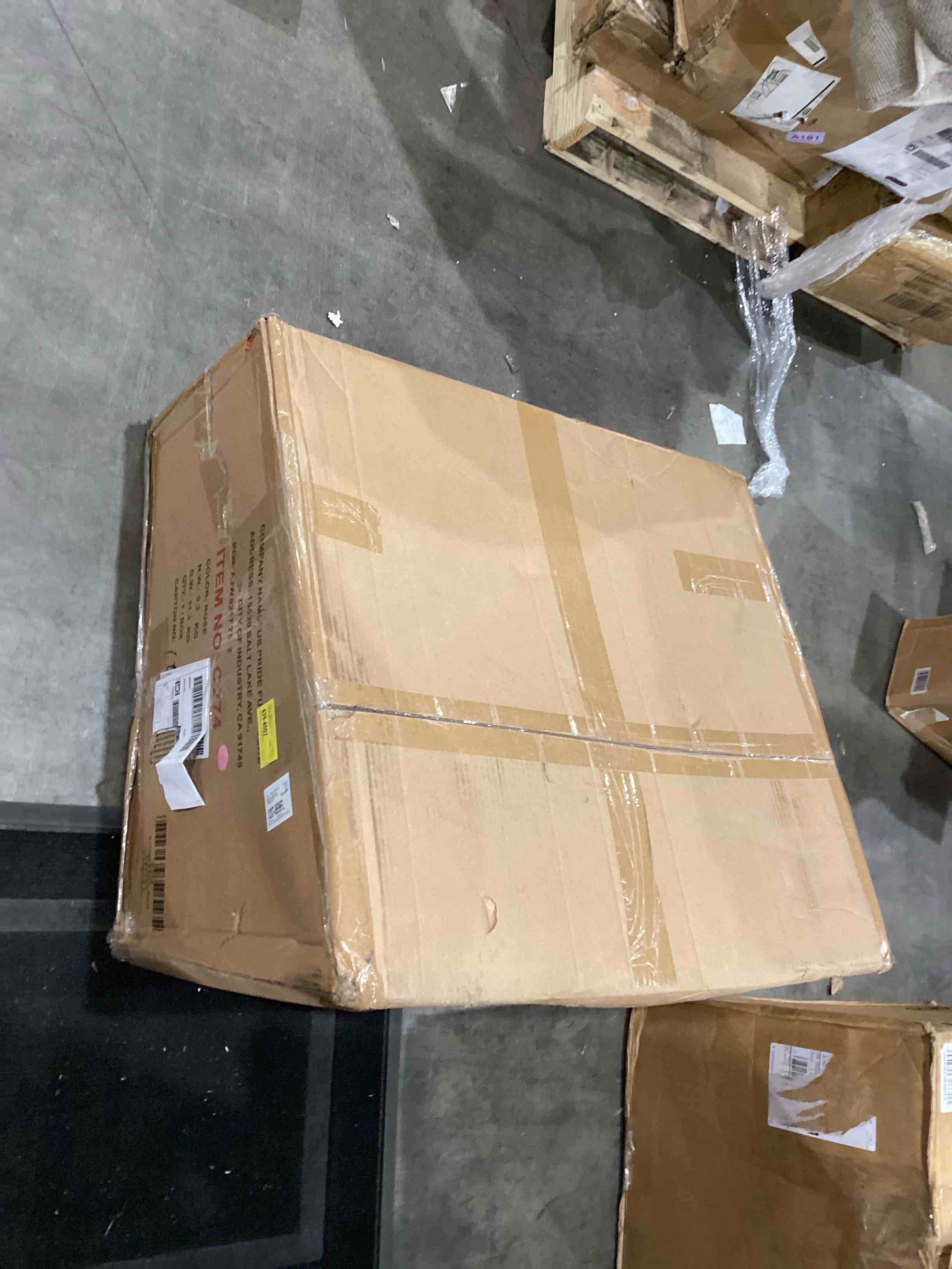 https://s3.amazonaws.com/lotting-images-prod/bidfta/TEA1987342_1758221457511.jpeg
