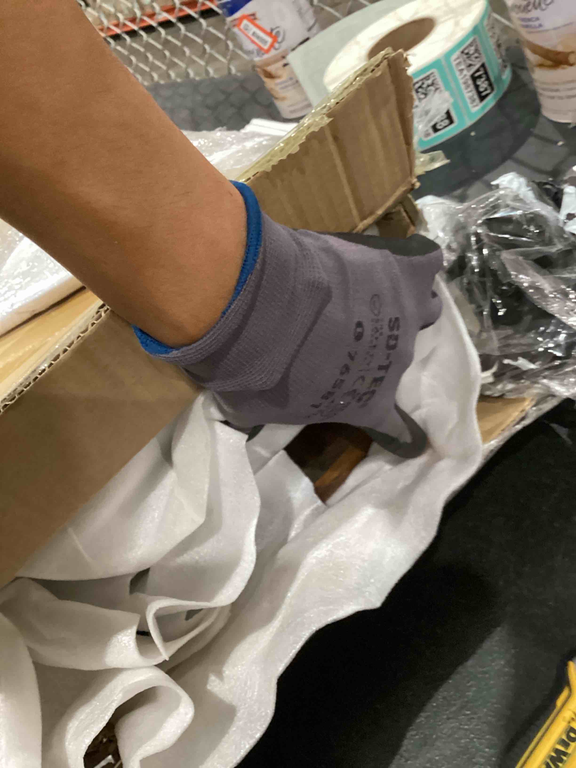 Ophanie 22.5 inch 2 Pack Wood Floating Shelves, Hanging Float Shelf for Wall Mounted Decorative Shelves, 6.7 x 23 Inch, Set of 2, Rustic Brown