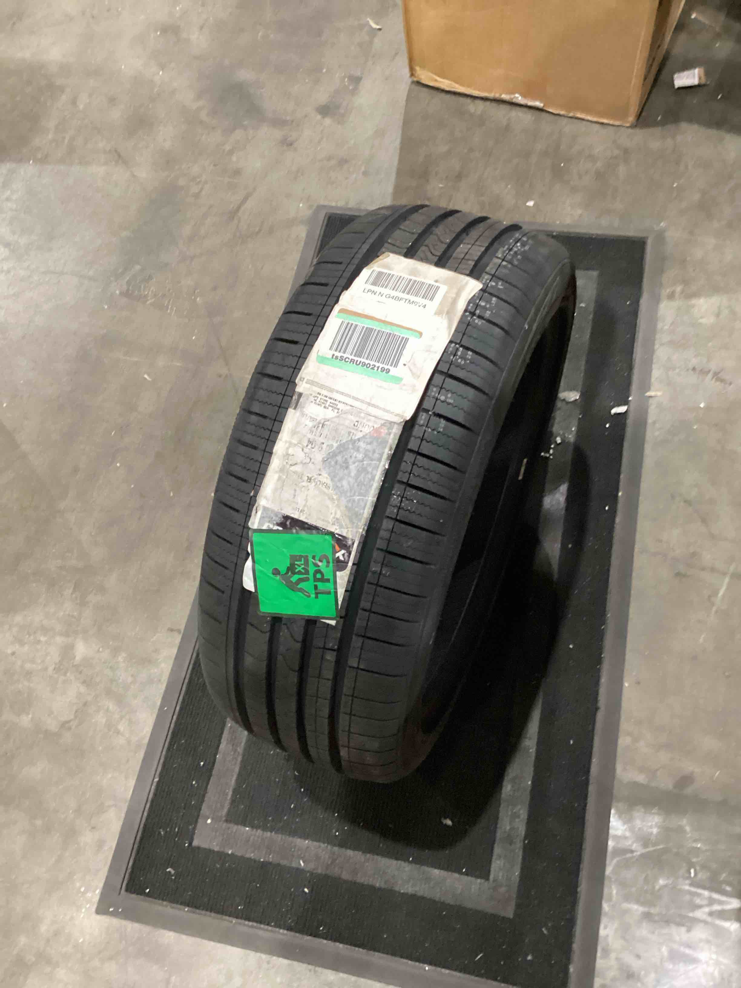 Crossmax CT-1 All Season 215/45ZR17 91W XL Passenger Tire