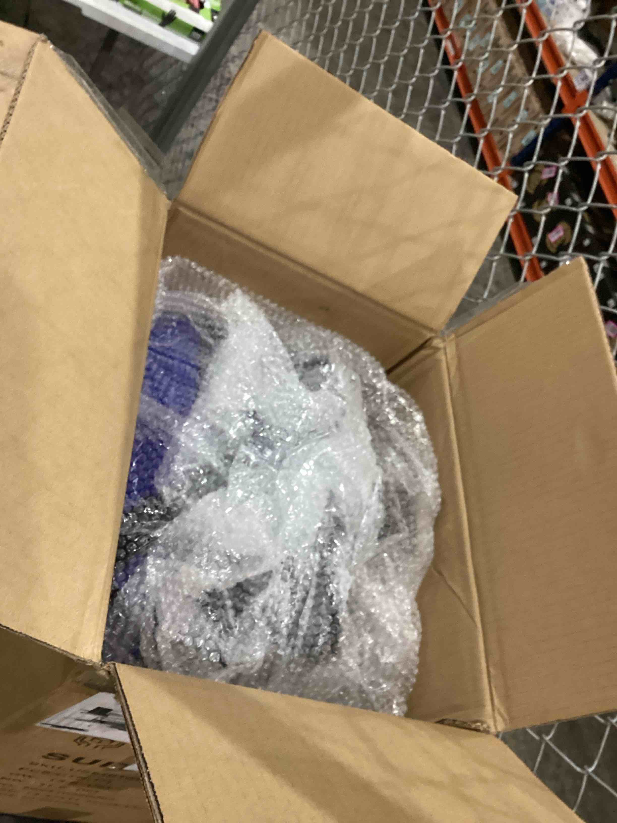 https://s3.amazonaws.com/lotting-images-prod/bidfta/TEA1987461_1758632100807.jpeg