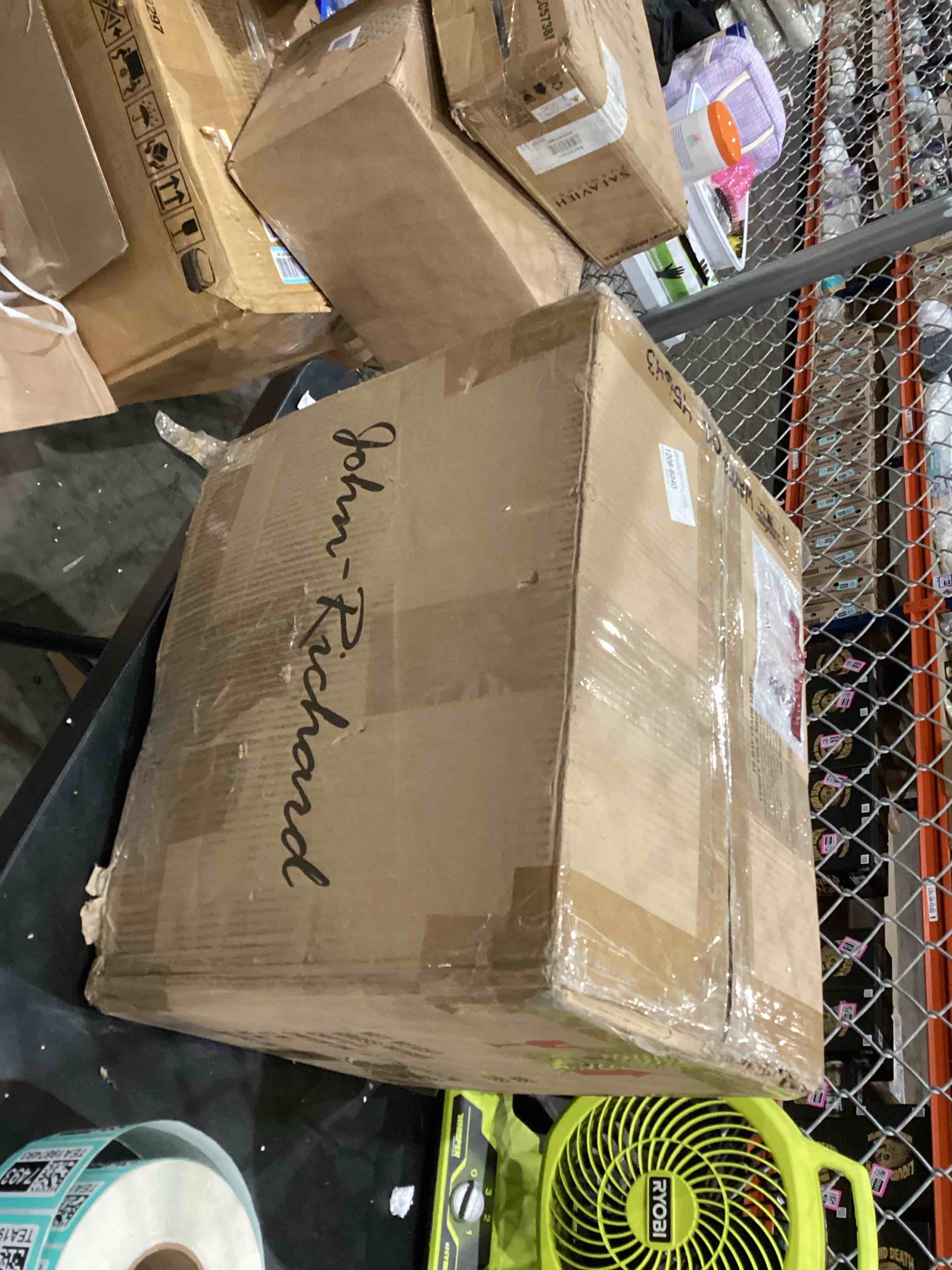 https://s3.amazonaws.com/lotting-images-prod/bidfta/TEA1987487_1758648831211.jpeg