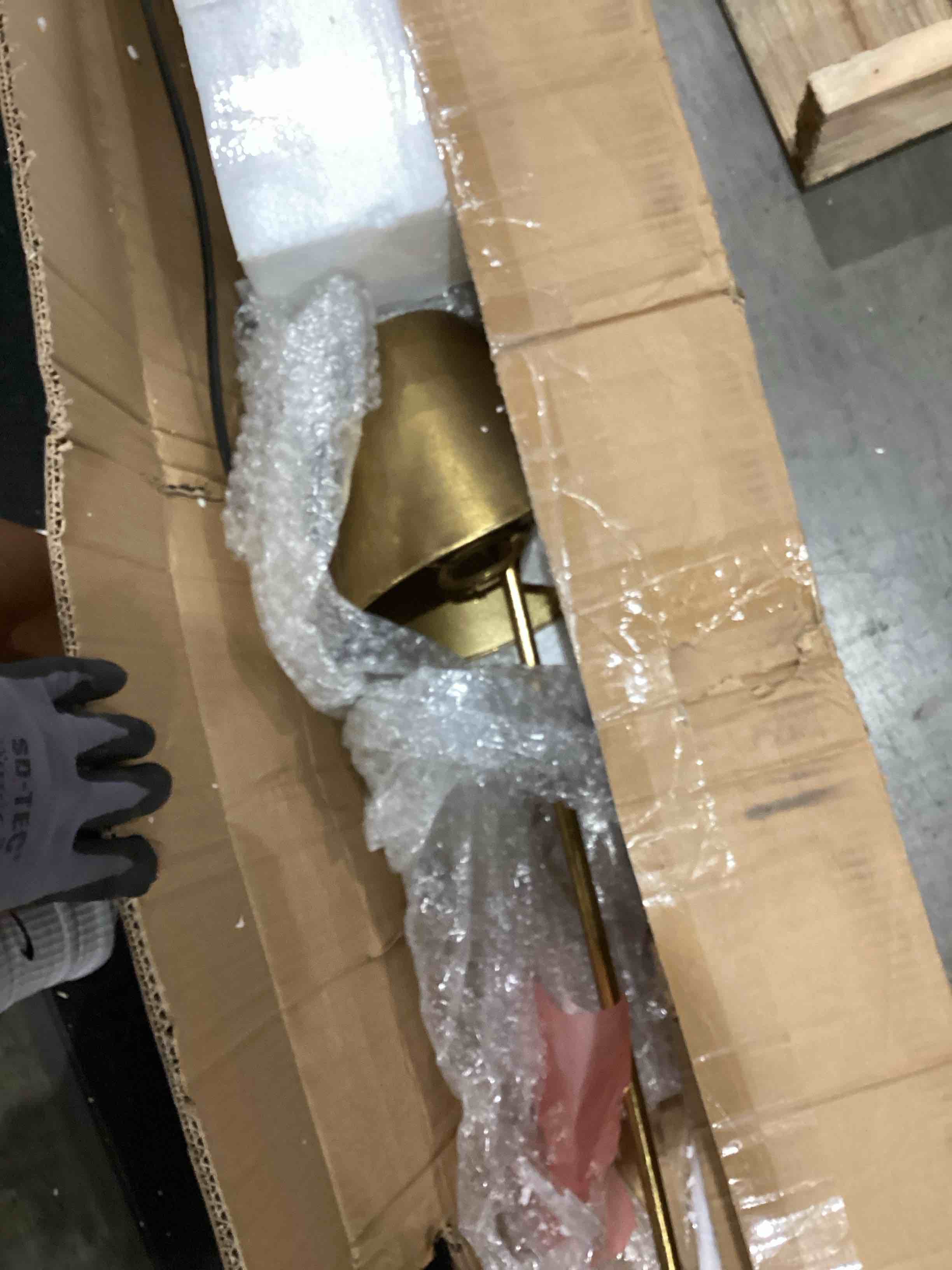 https://s3.amazonaws.com/lotting-images-prod/bidfta/TEA1987489_1758653347450.jpeg