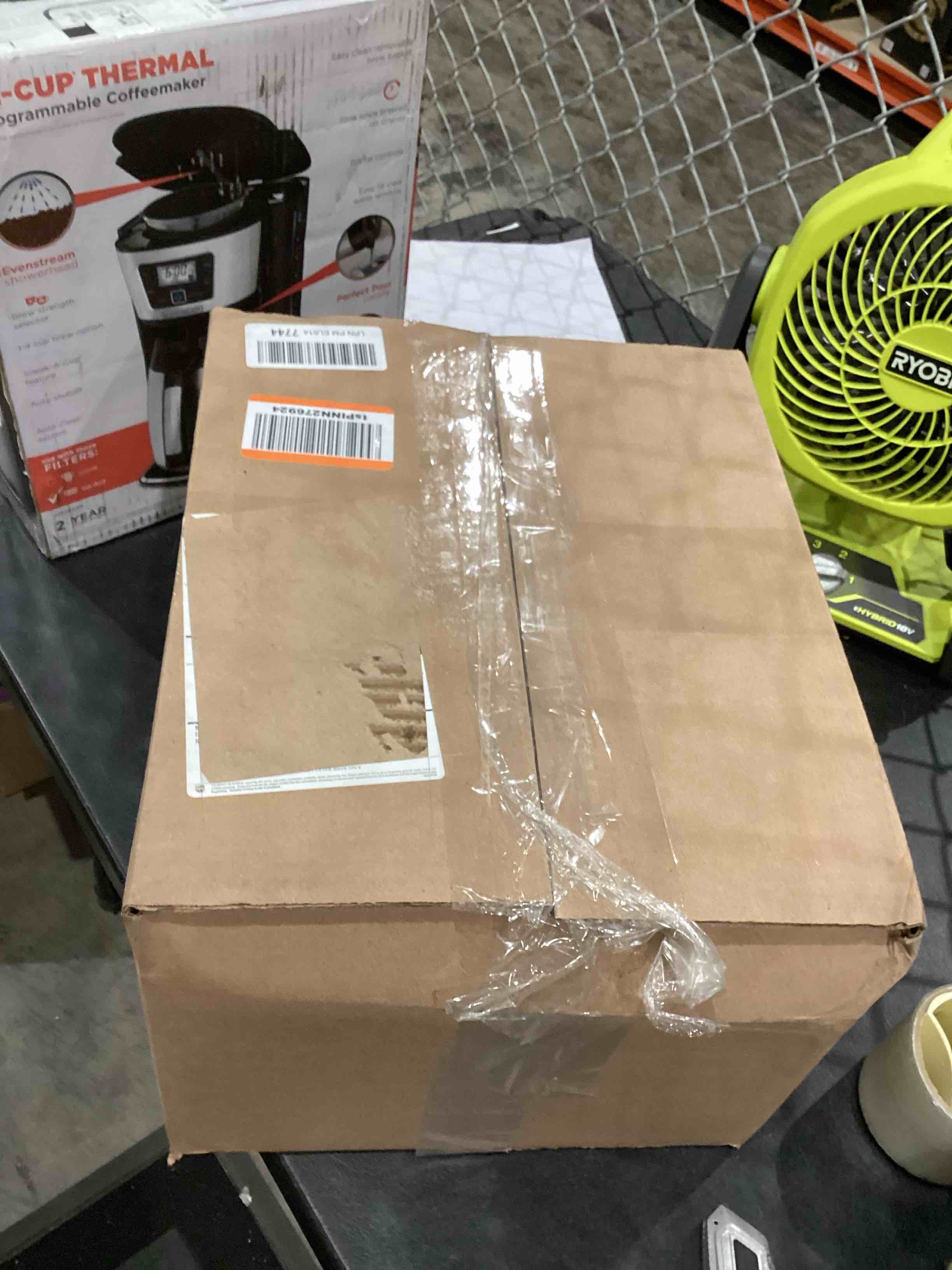 https://s3.amazonaws.com/lotting-images-prod/bidfta/TEA1987512_1758714428183.jpeg