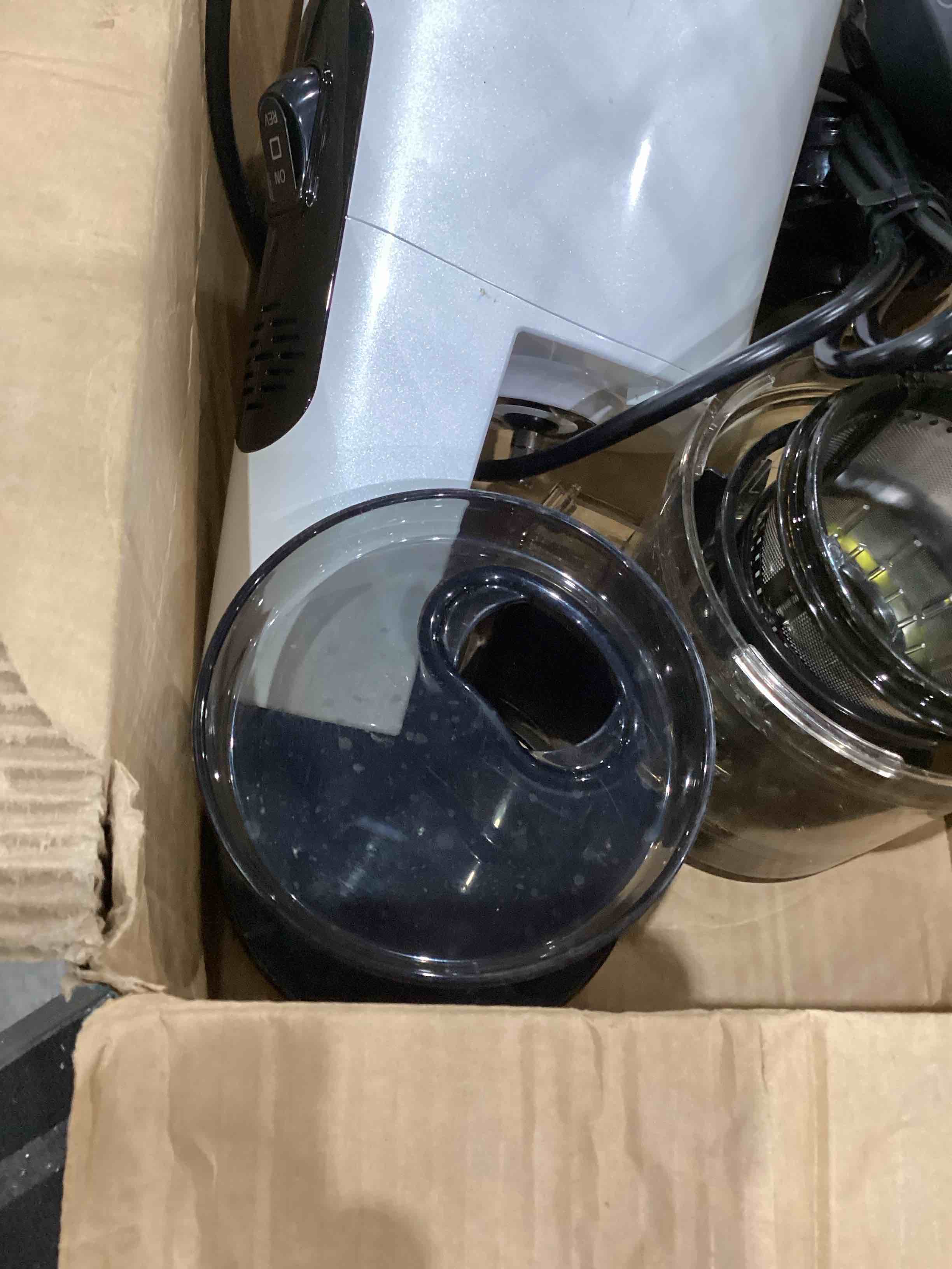 https://s3.amazonaws.com/lotting-images-prod/bidfta/TEA1987519_1758715149739.jpeg