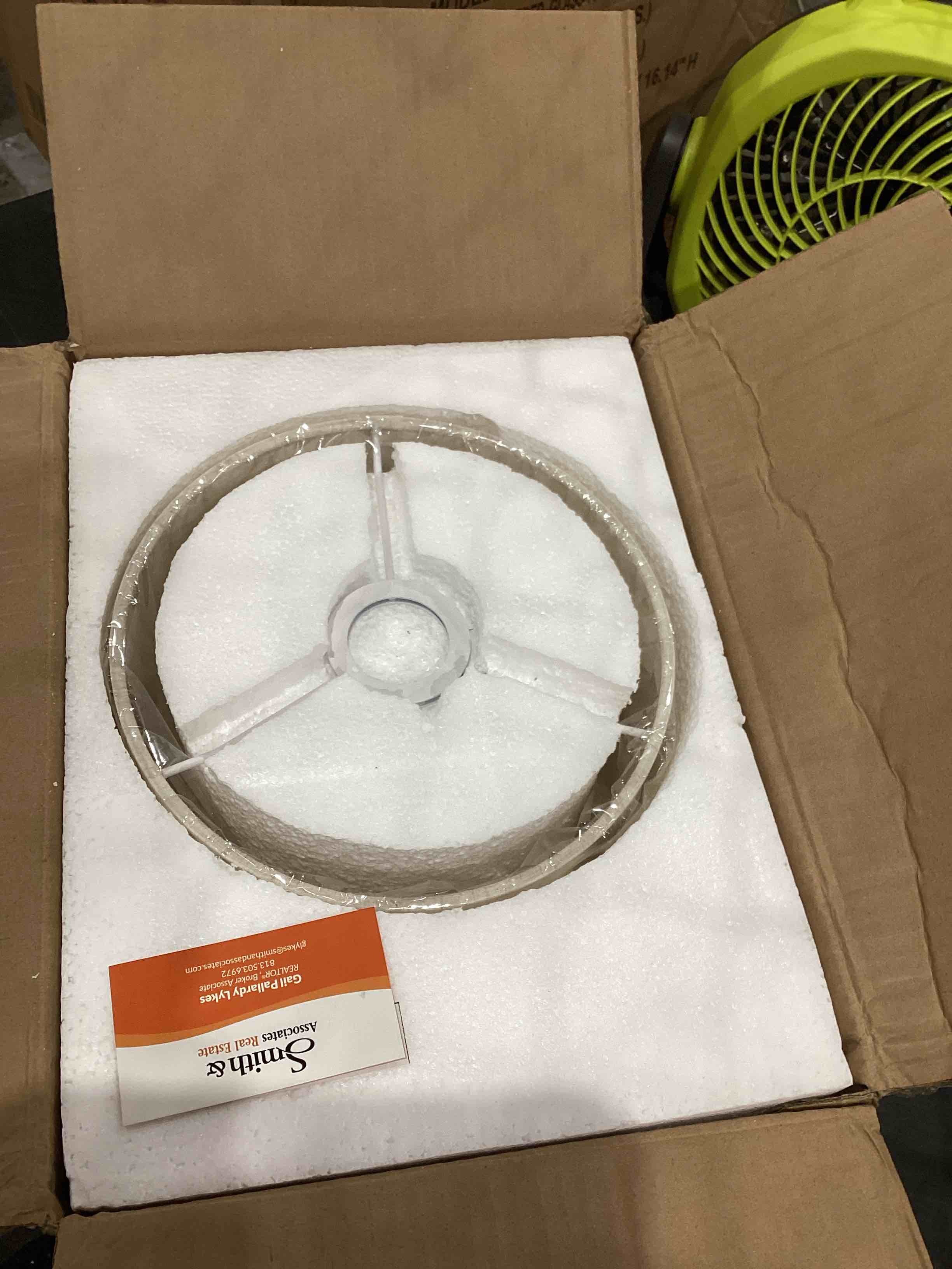 https://s3.amazonaws.com/lotting-images-prod/bidfta/TEA1987547_1758723188842.jpeg