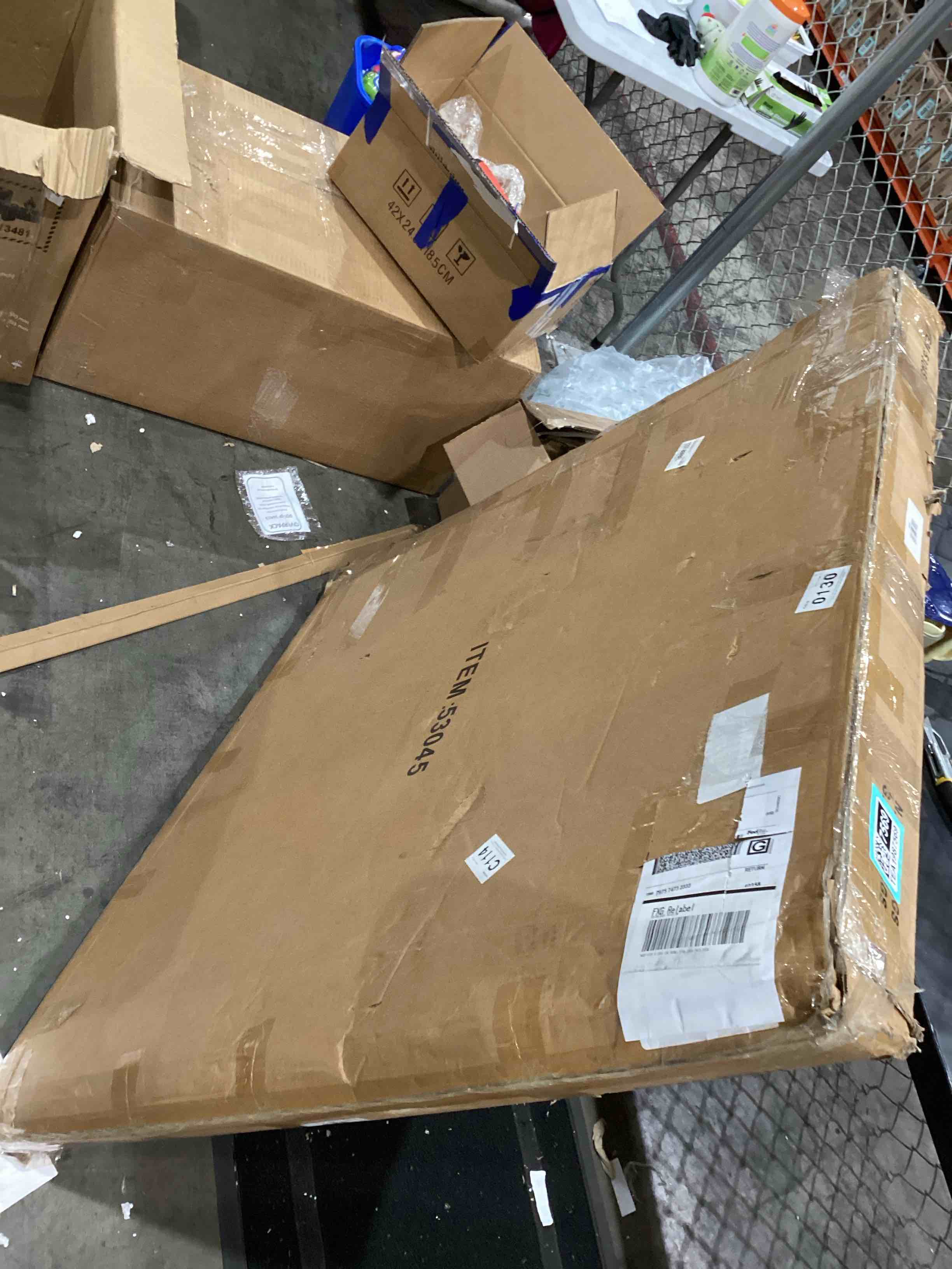 https://s3.amazonaws.com/lotting-images-prod/bidfta/TEA1987569_1758734571996.jpeg