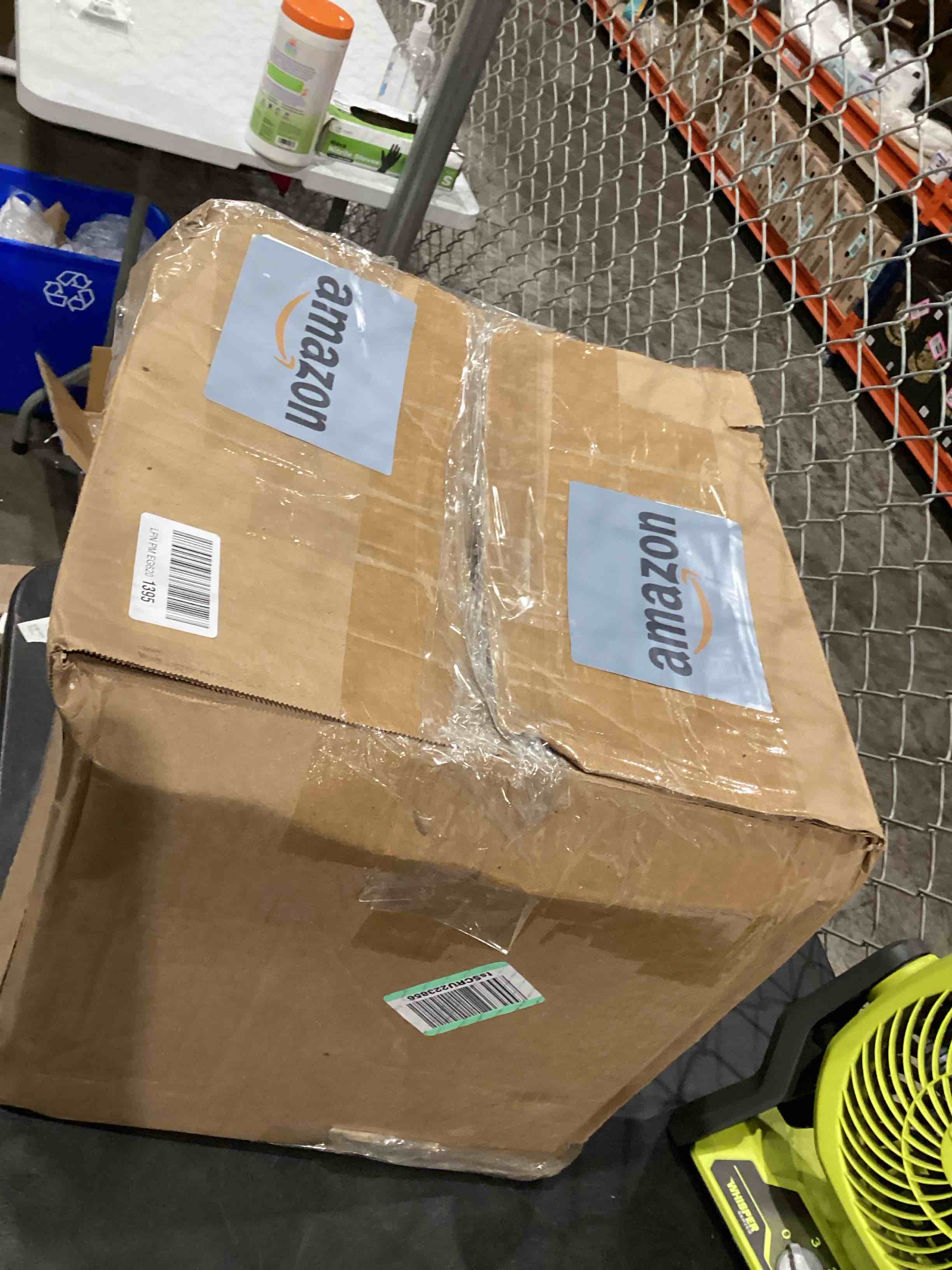 https://s3.amazonaws.com/lotting-images-prod/bidfta/TEA1987623_1758806643379.jpeg