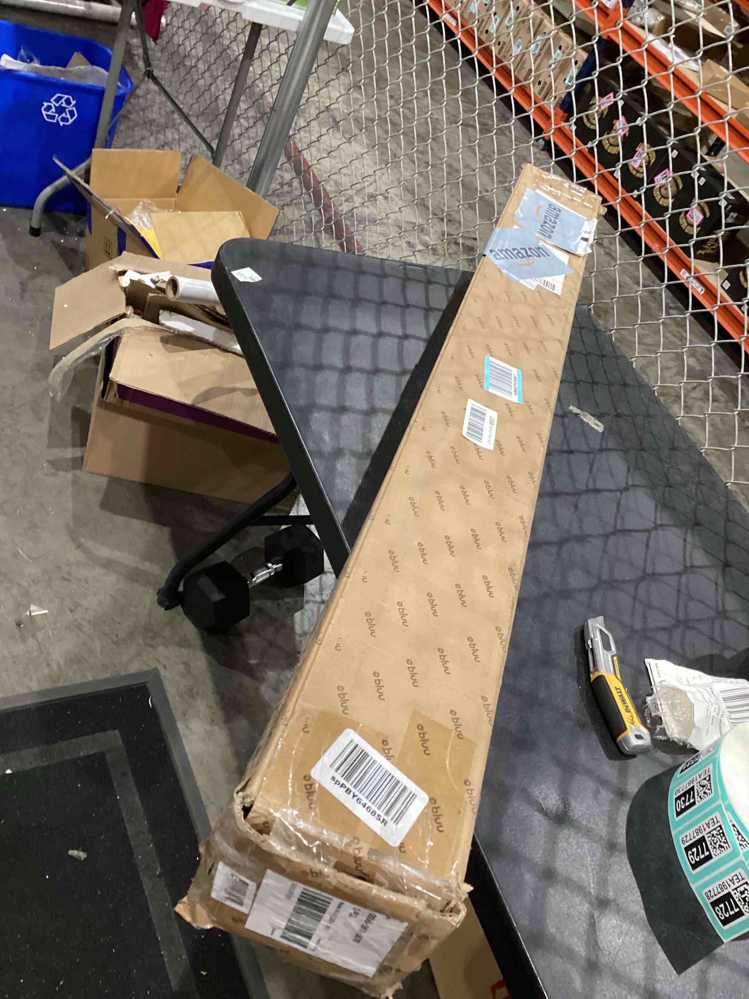 https://s3.amazonaws.com/lotting-images-prod/bidfta/TEA1987702_1758824797033.jpeg