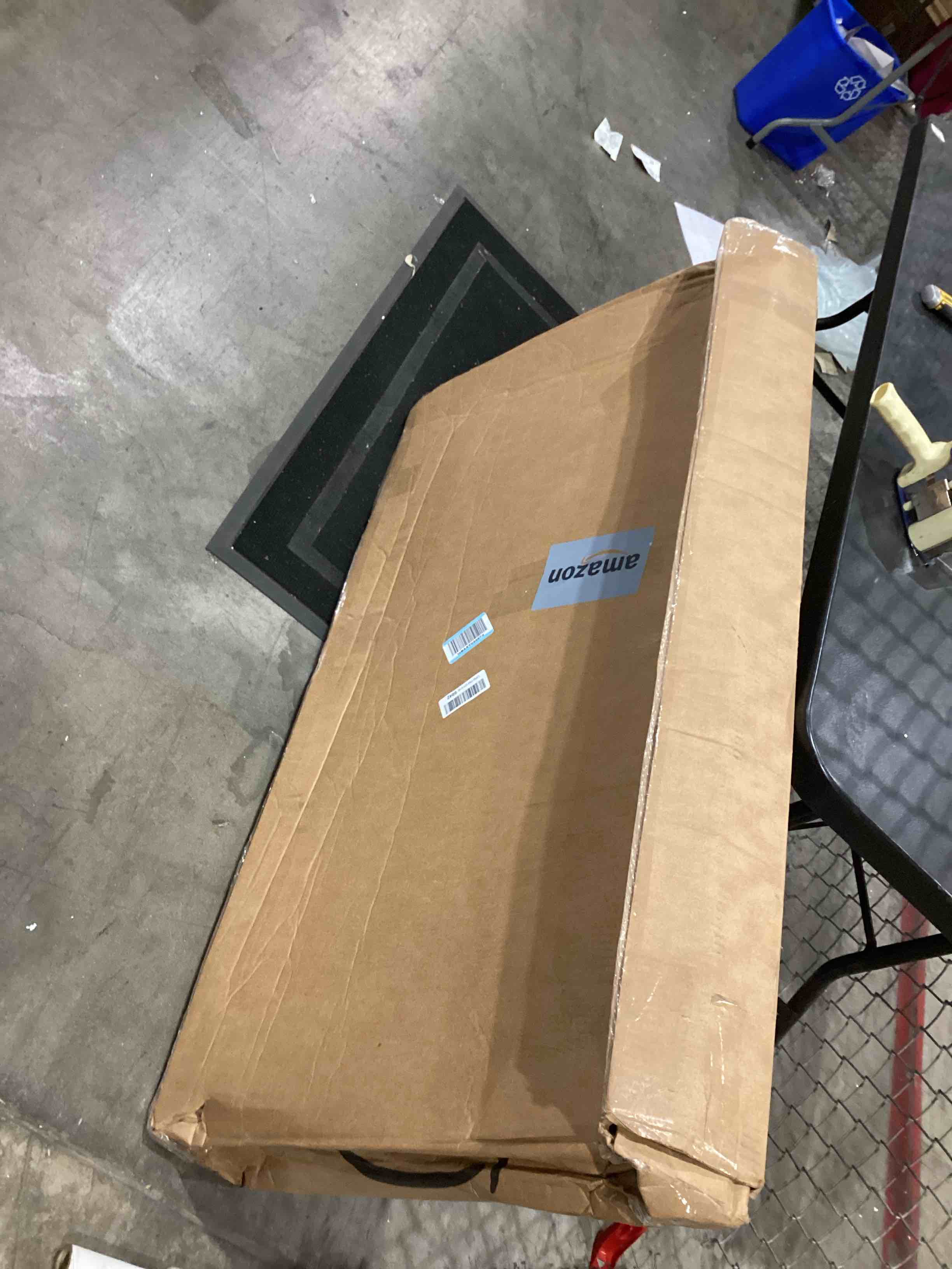 https://s3.amazonaws.com/lotting-images-prod/bidfta/TEA1987727_1758888344999.jpeg