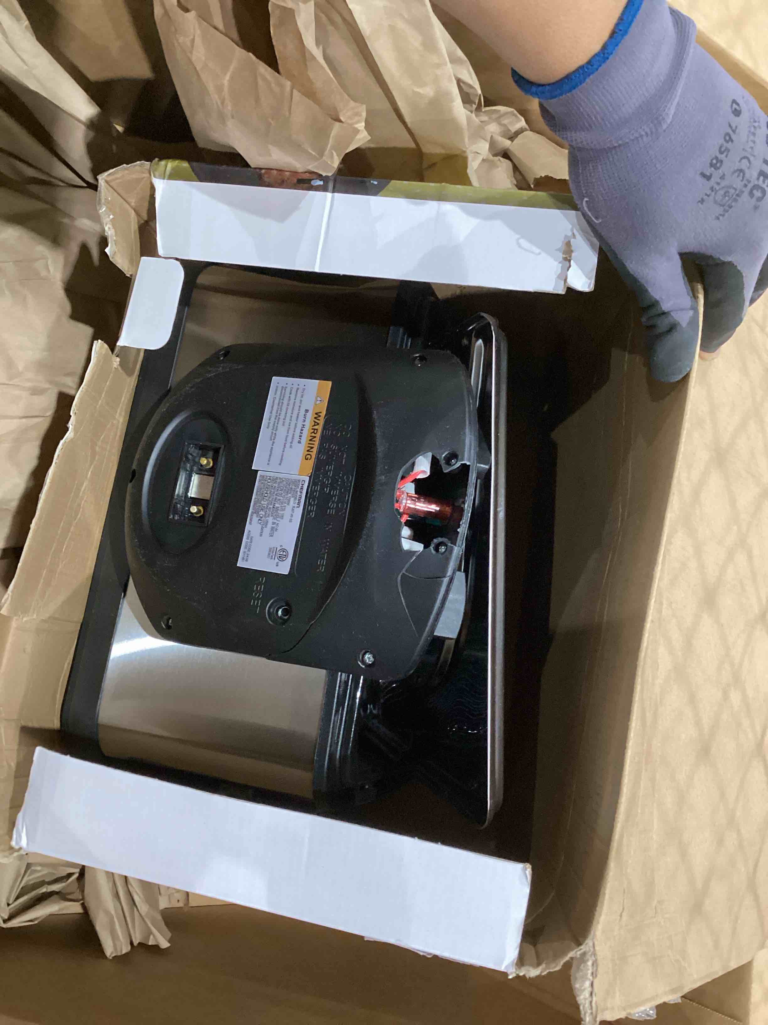https://s3.amazonaws.com/lotting-images-prod/bidfta/TEA1987771_1758906094151.jpeg