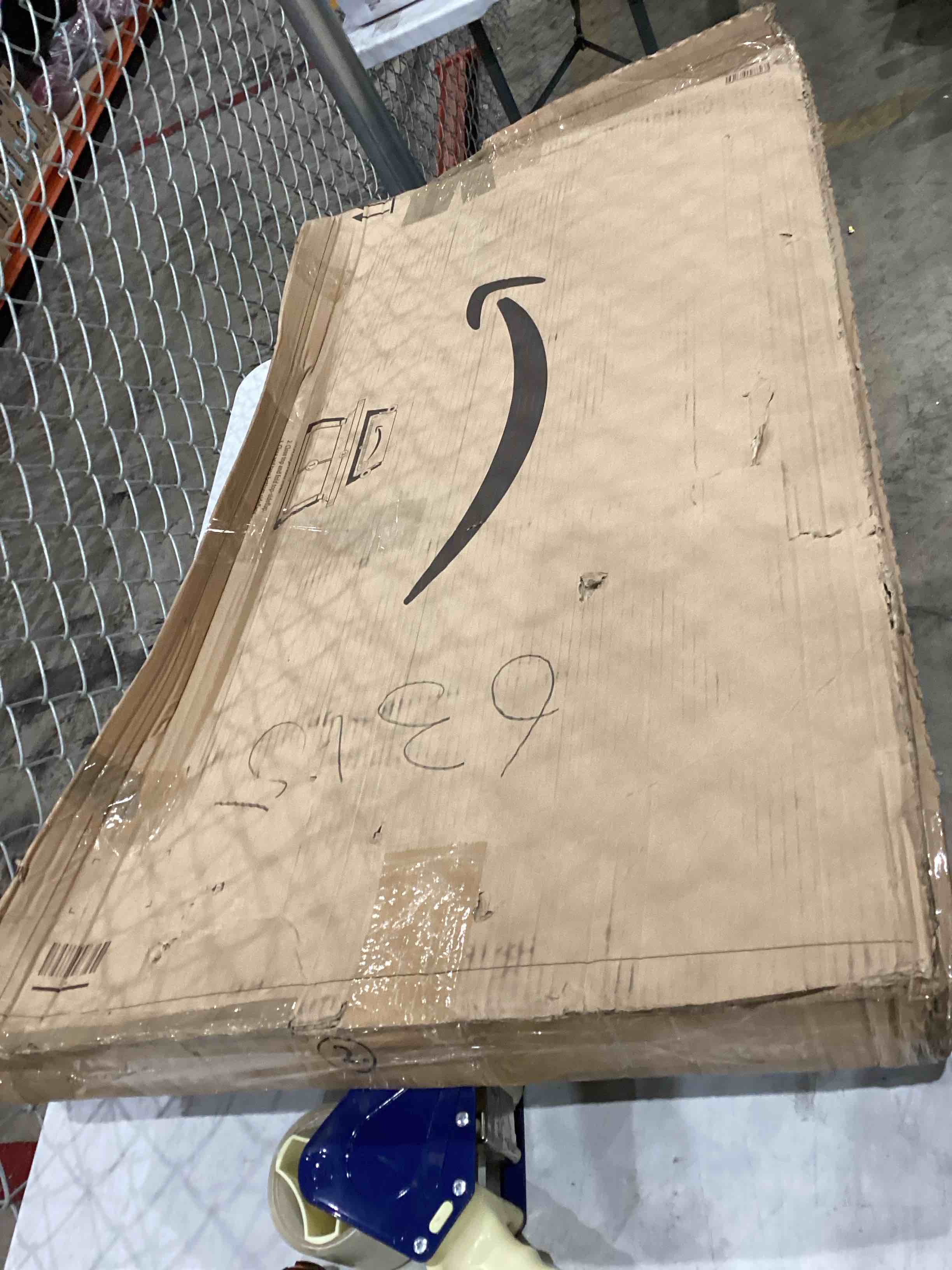 https://s3.amazonaws.com/lotting-images-prod/bidfta/TEA1988511_1759761438537.jpeg