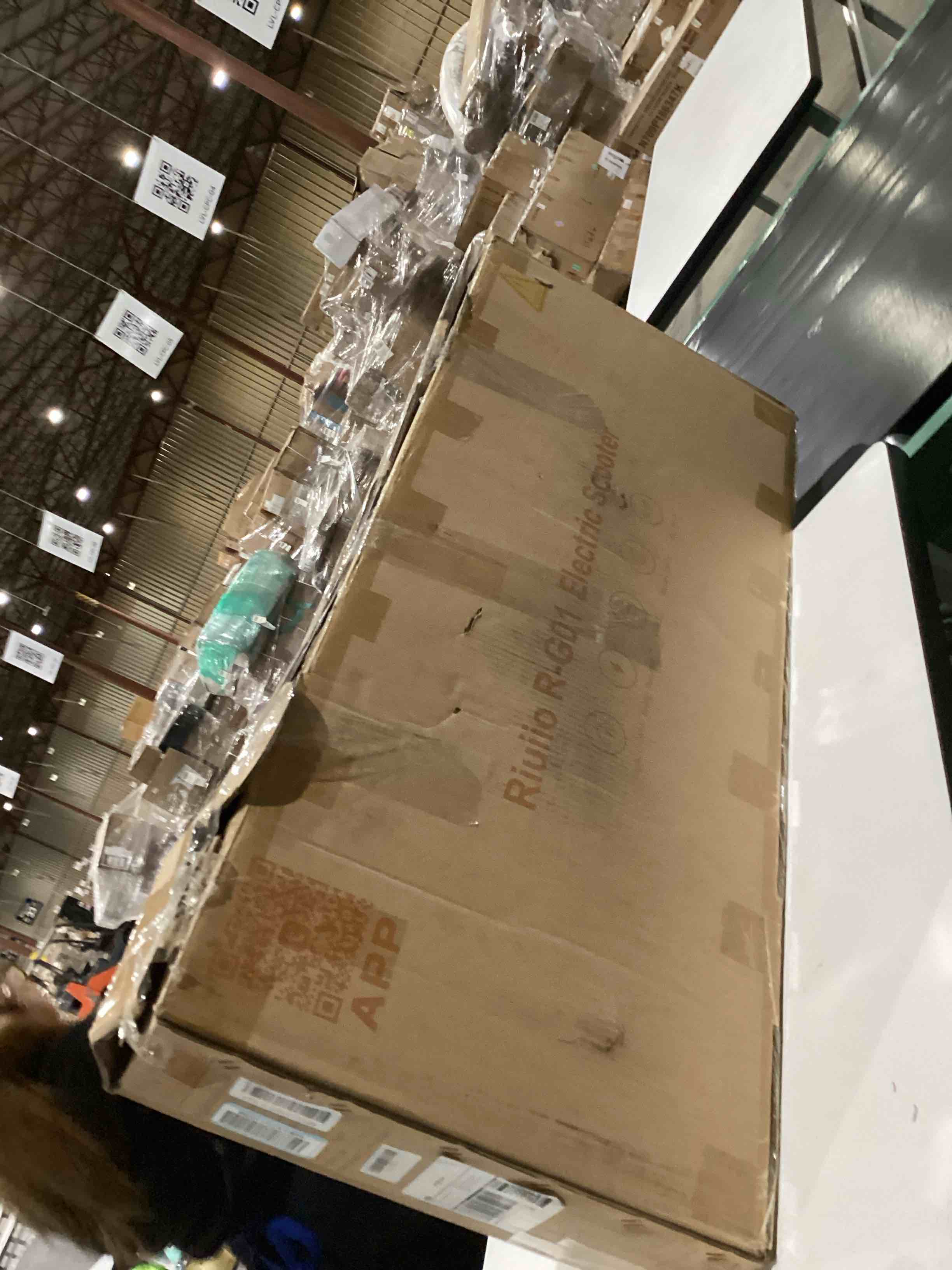 https://s3.amazonaws.com/lotting-images-prod/bidfta/TEA1988880_1760368670729.jpeg