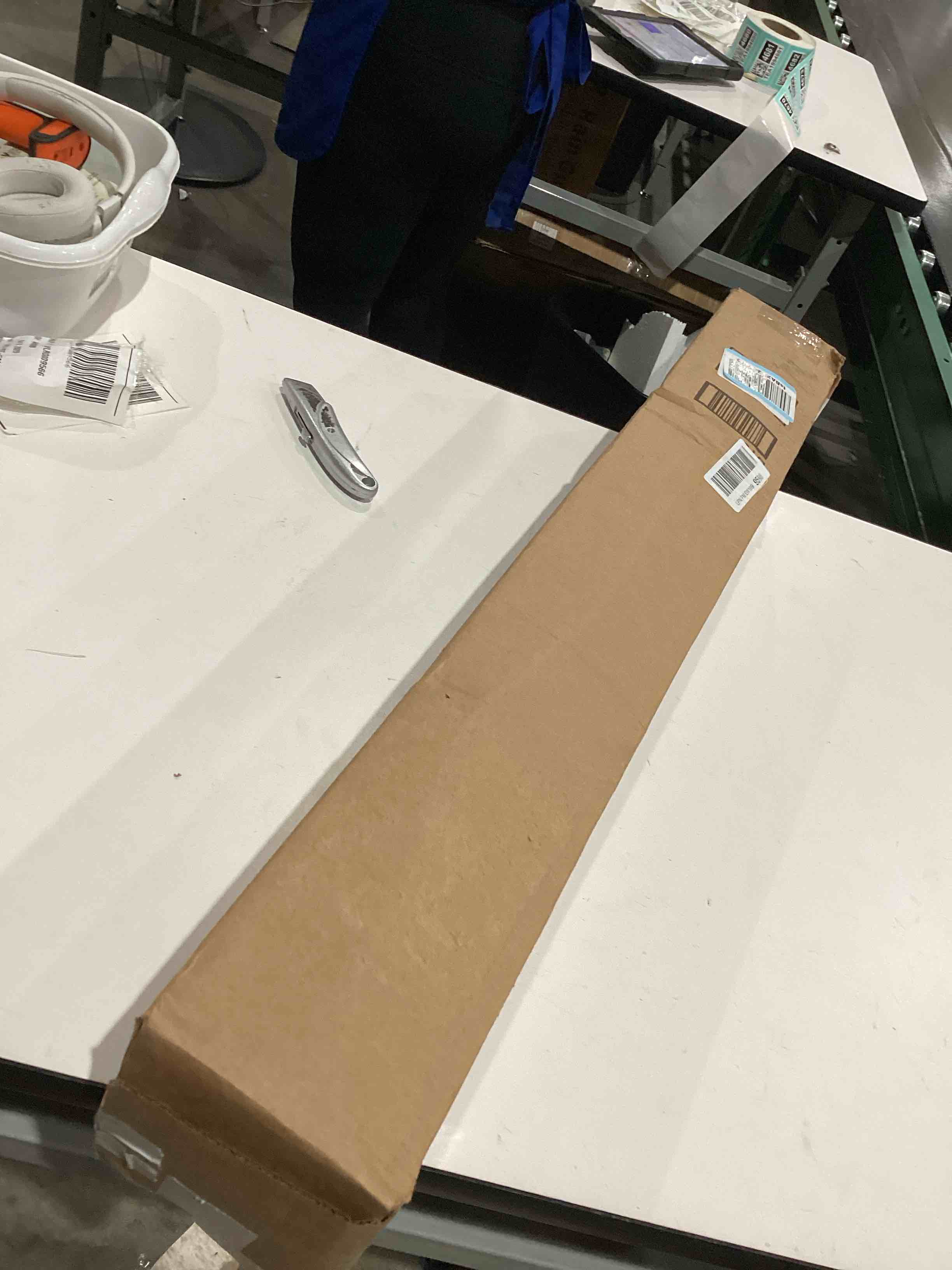 https://s3.amazonaws.com/lotting-images-prod/bidfta/TEA1988883_1760369487406.jpeg