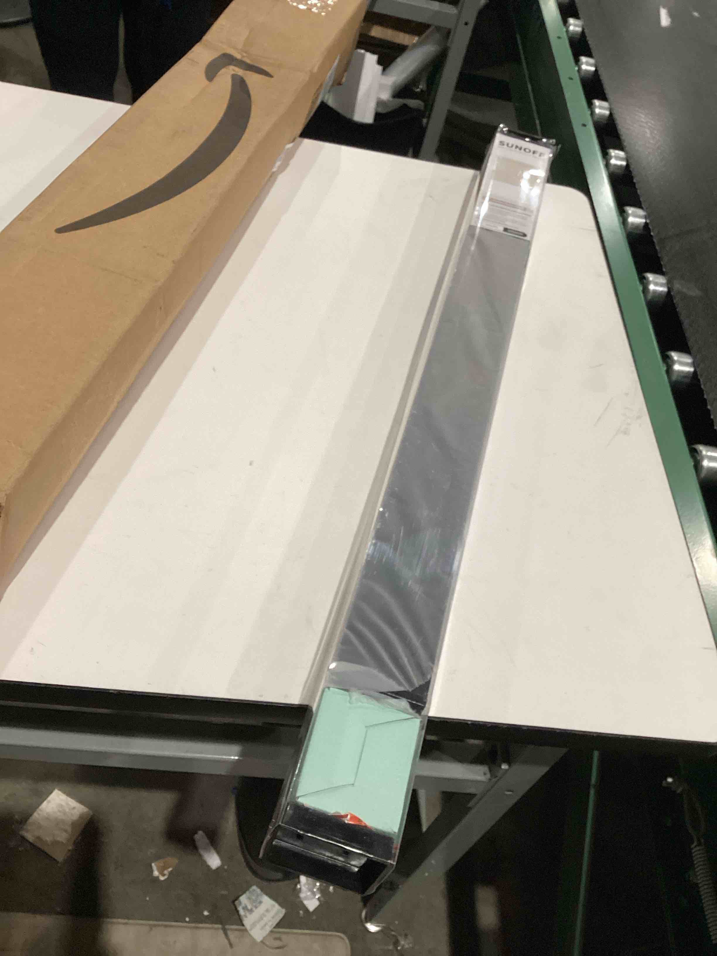 https://s3.amazonaws.com/lotting-images-prod/bidfta/TEA1988883_1760369524971.jpeg