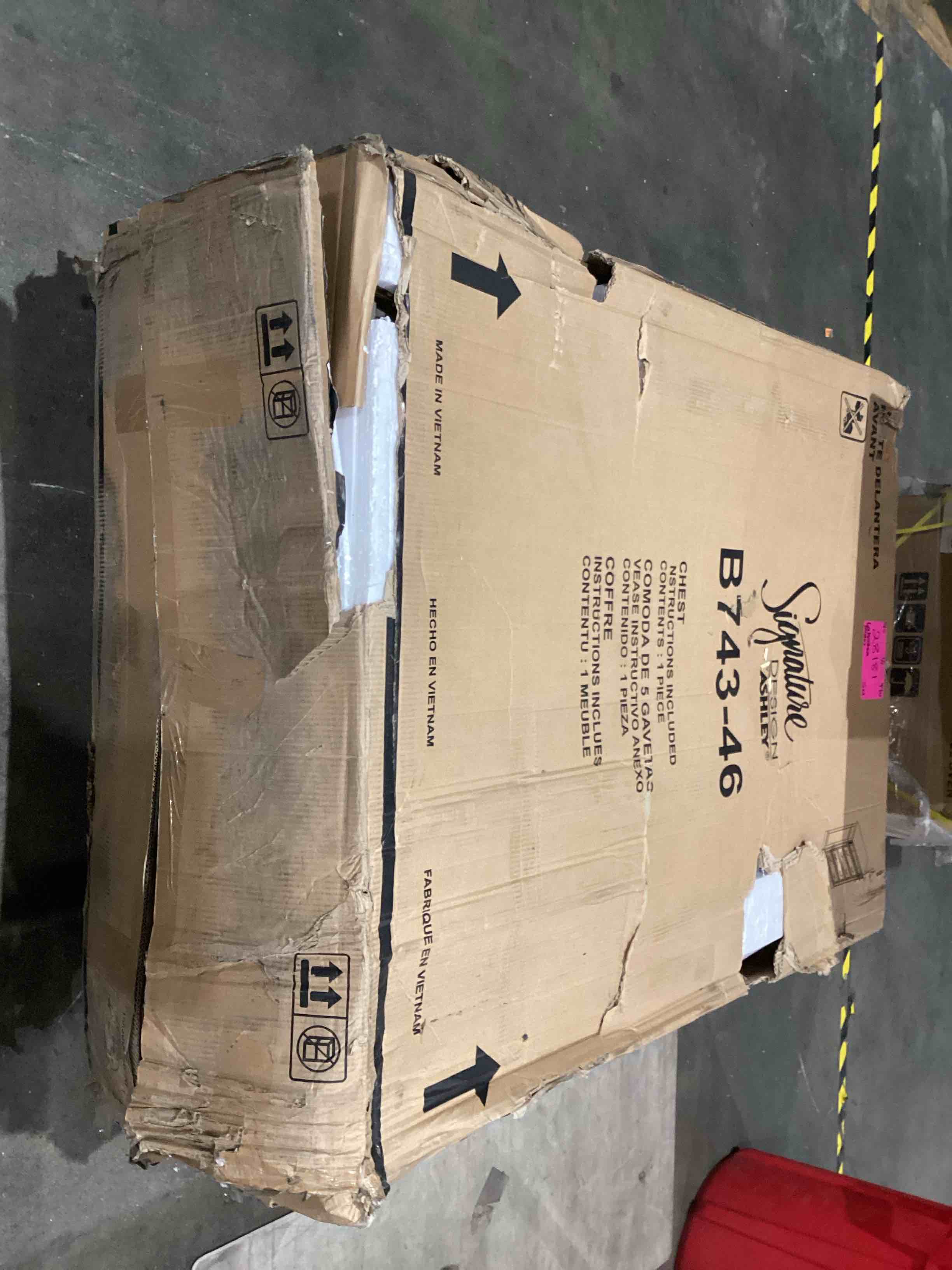 https://s3.amazonaws.com/lotting-images-prod/bidfta/TEA1989002_1760613230569.jpeg