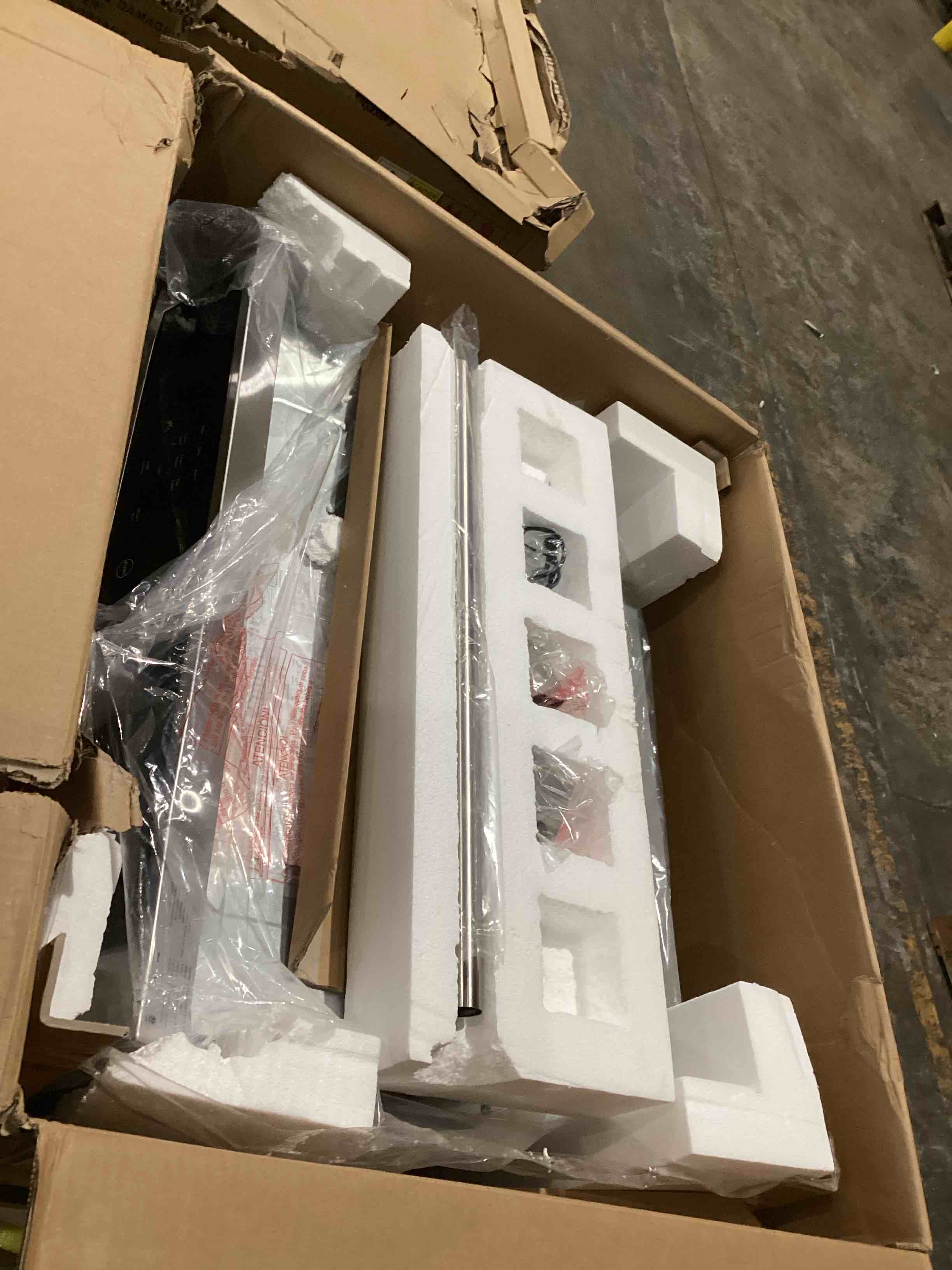 https://s3.amazonaws.com/lotting-images-prod/bidfta/TEA1989007_1760615397222.jpeg