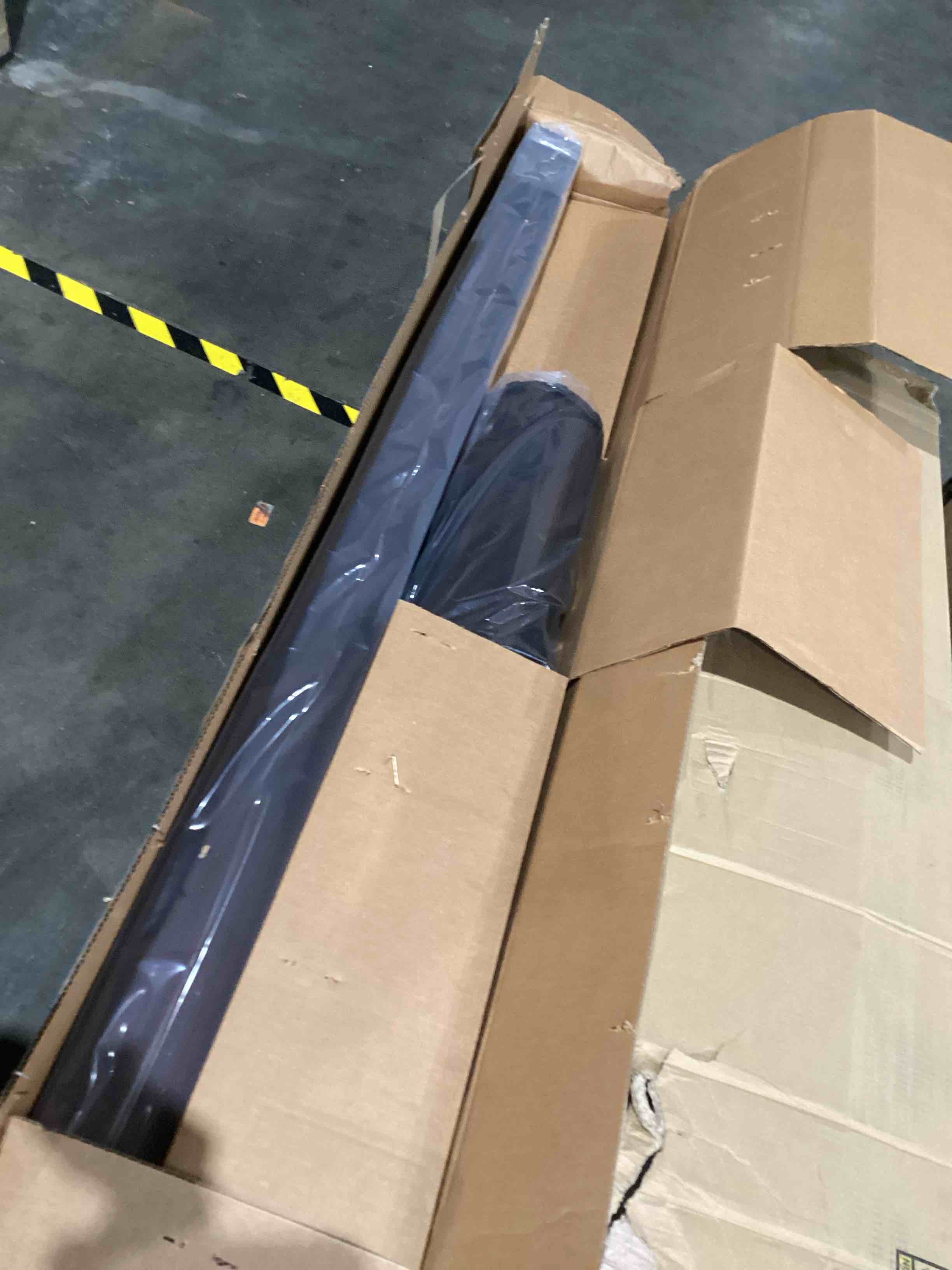 https://s3.amazonaws.com/lotting-images-prod/bidfta/TEA1989018_1760621530125.jpeg
