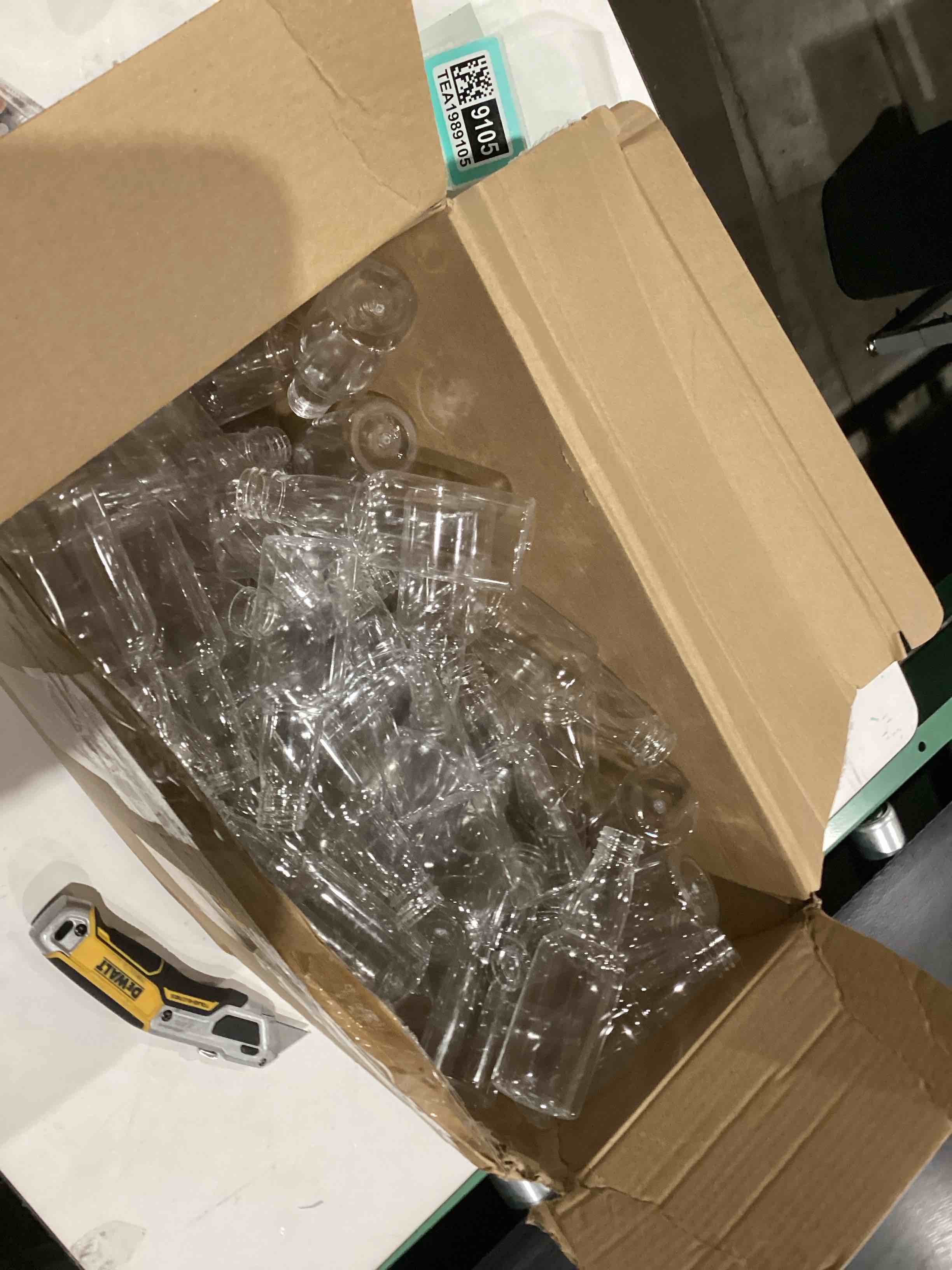 https://s3.amazonaws.com/lotting-images-prod/bidfta/TEA1989104_1760712008422.jpeg
