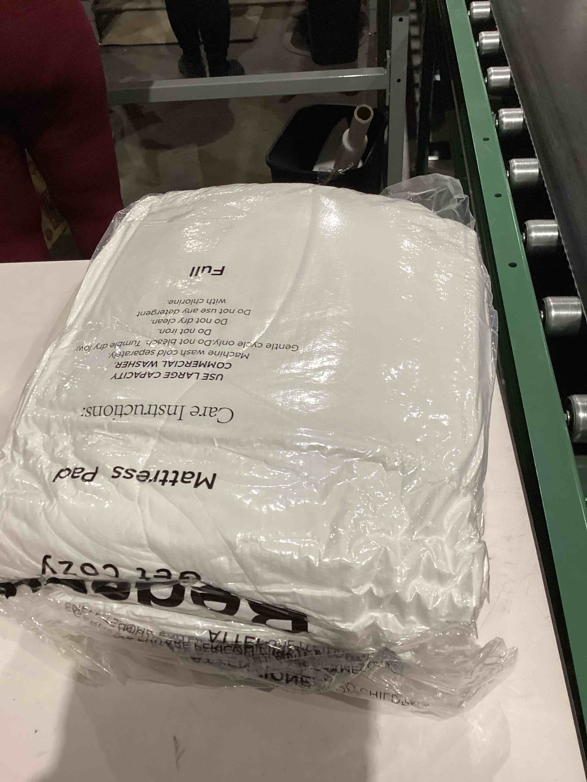 https://s3.amazonaws.com/lotting-images-prod/bidfta/TEA1989112_1760715097431.jpeg