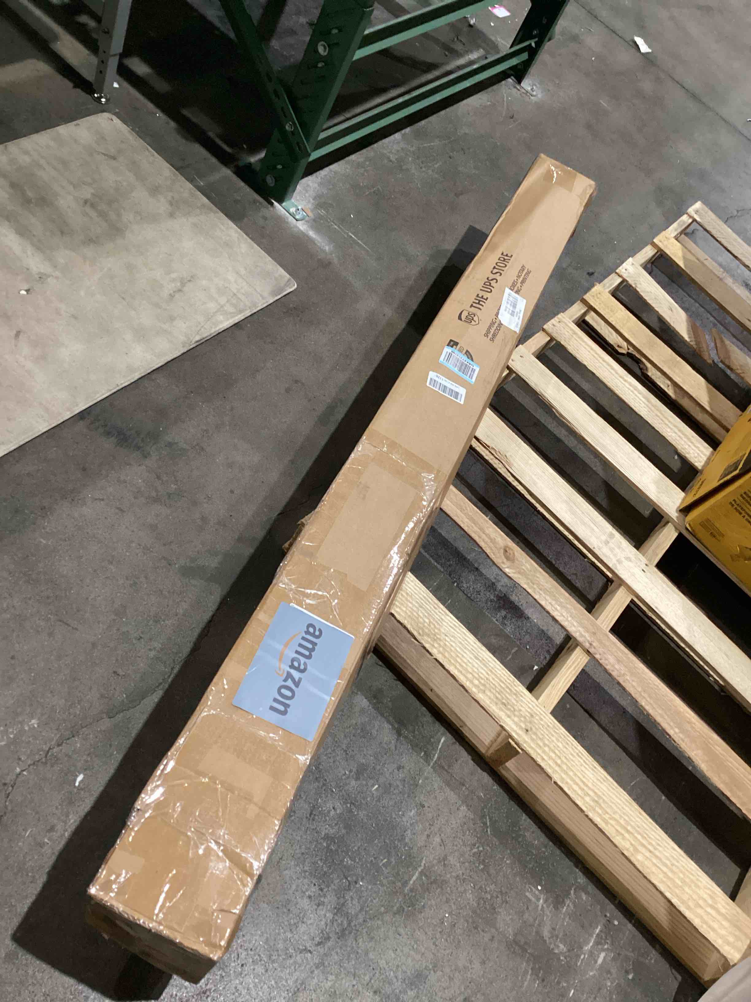https://s3.amazonaws.com/lotting-images-prod/bidfta/TEA1989190_1760961480766.jpeg
