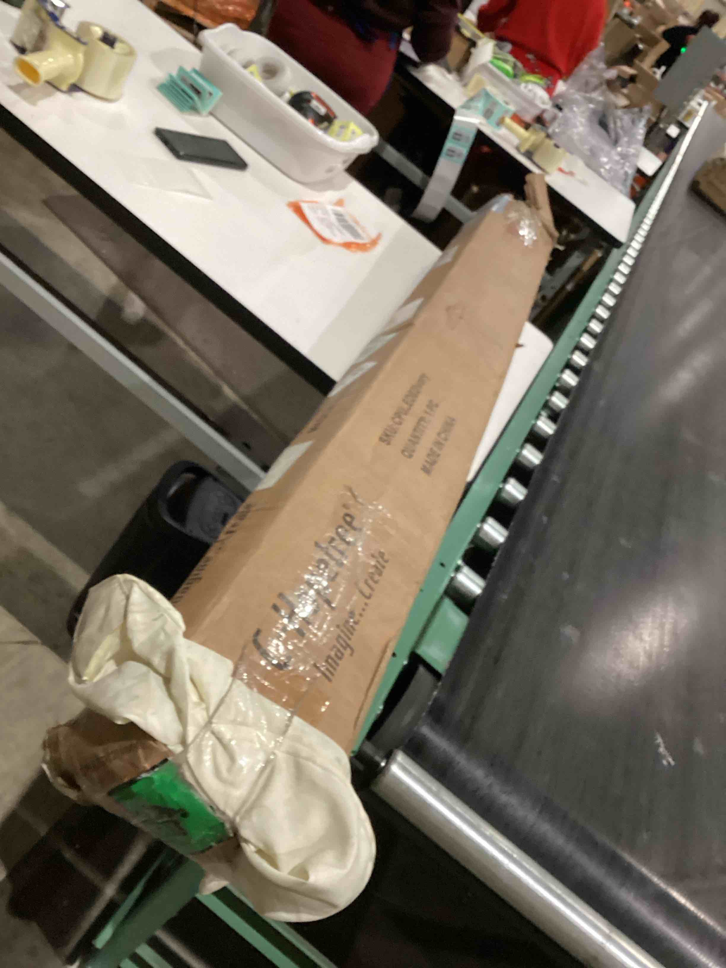 https://s3.amazonaws.com/lotting-images-prod/bidfta/TEA1989208_1760967385587.jpeg