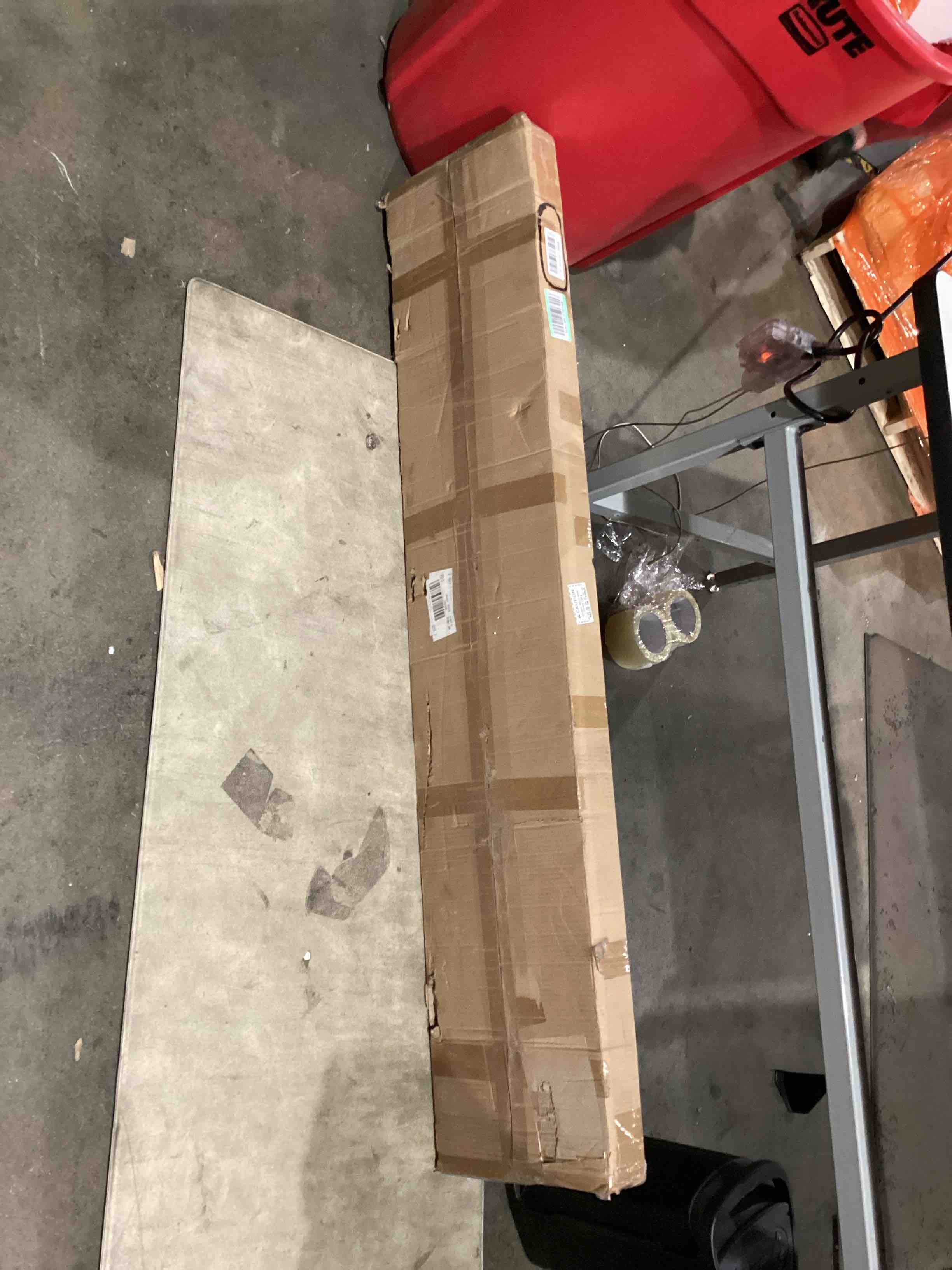 https://s3.amazonaws.com/lotting-images-prod/bidfta/TEA1989215_1760969777190.jpeg