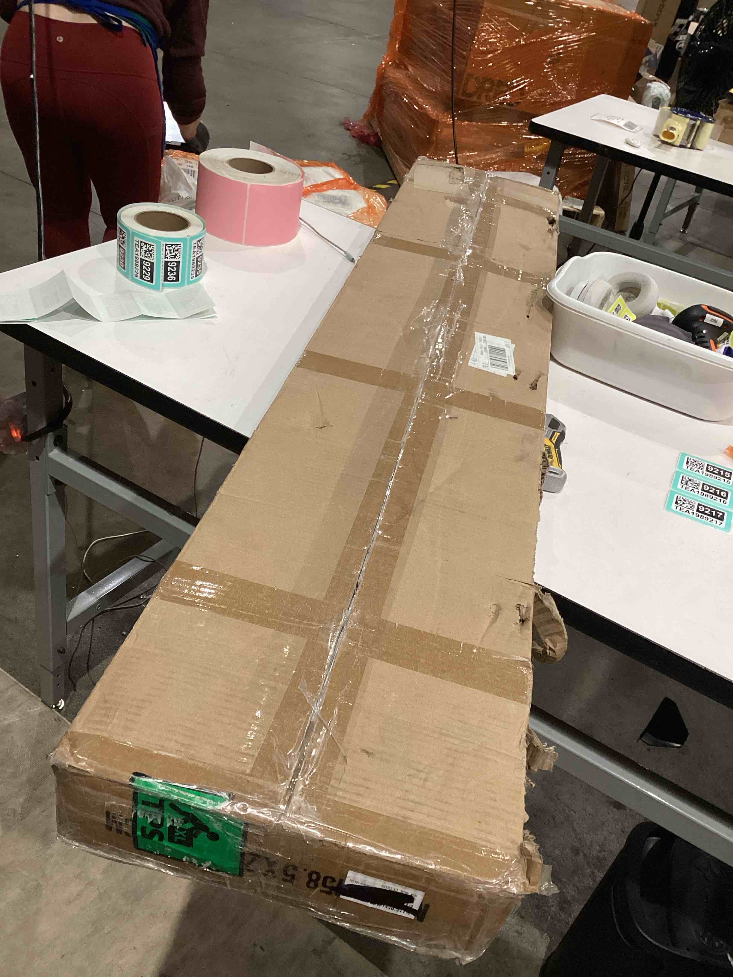 https://s3.amazonaws.com/lotting-images-prod/bidfta/TEA1989215_1760969823199.jpeg