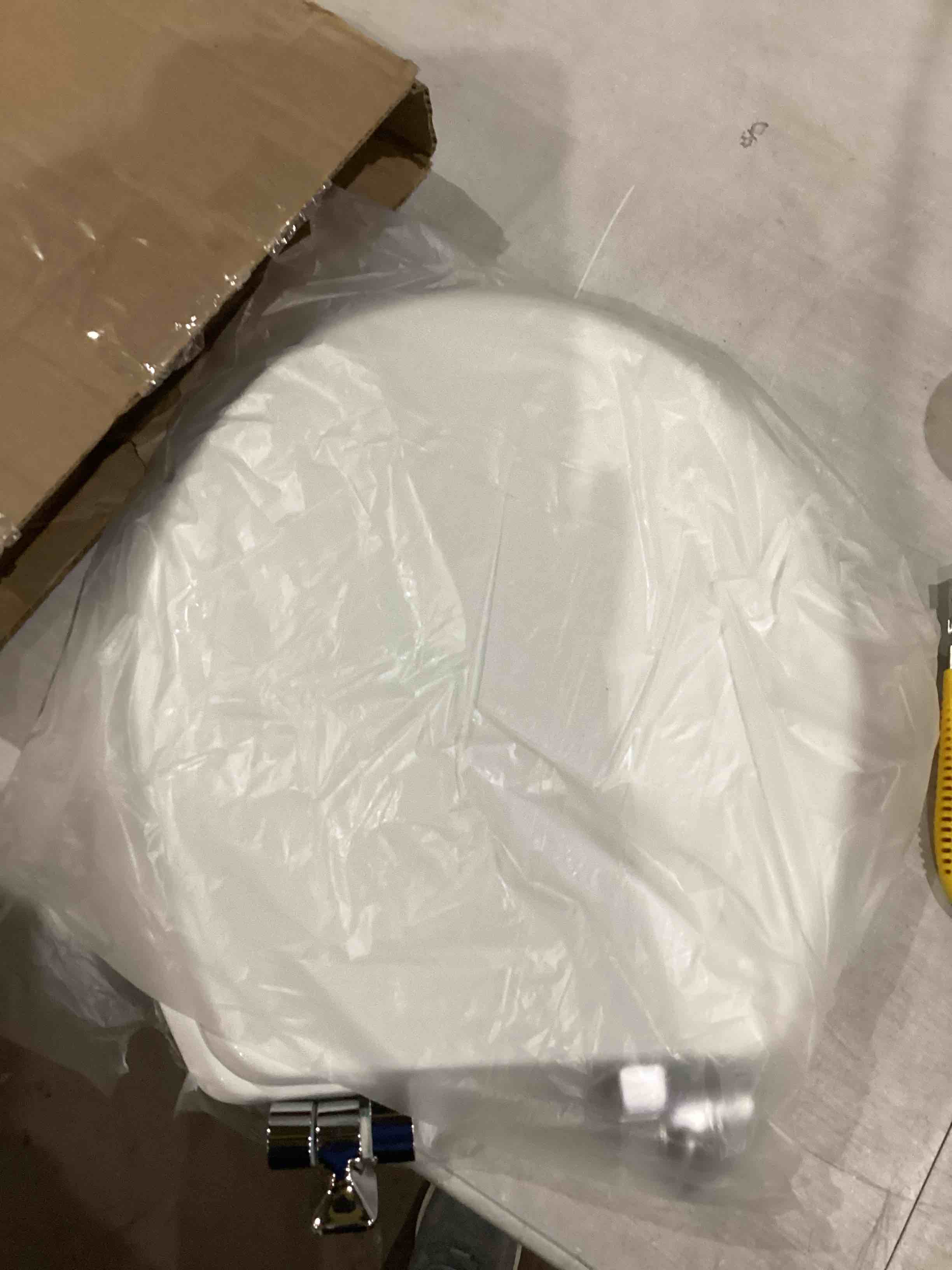 https://s3.amazonaws.com/lotting-images-prod/bidfta/TEA1993020_1758108813904.jpeg