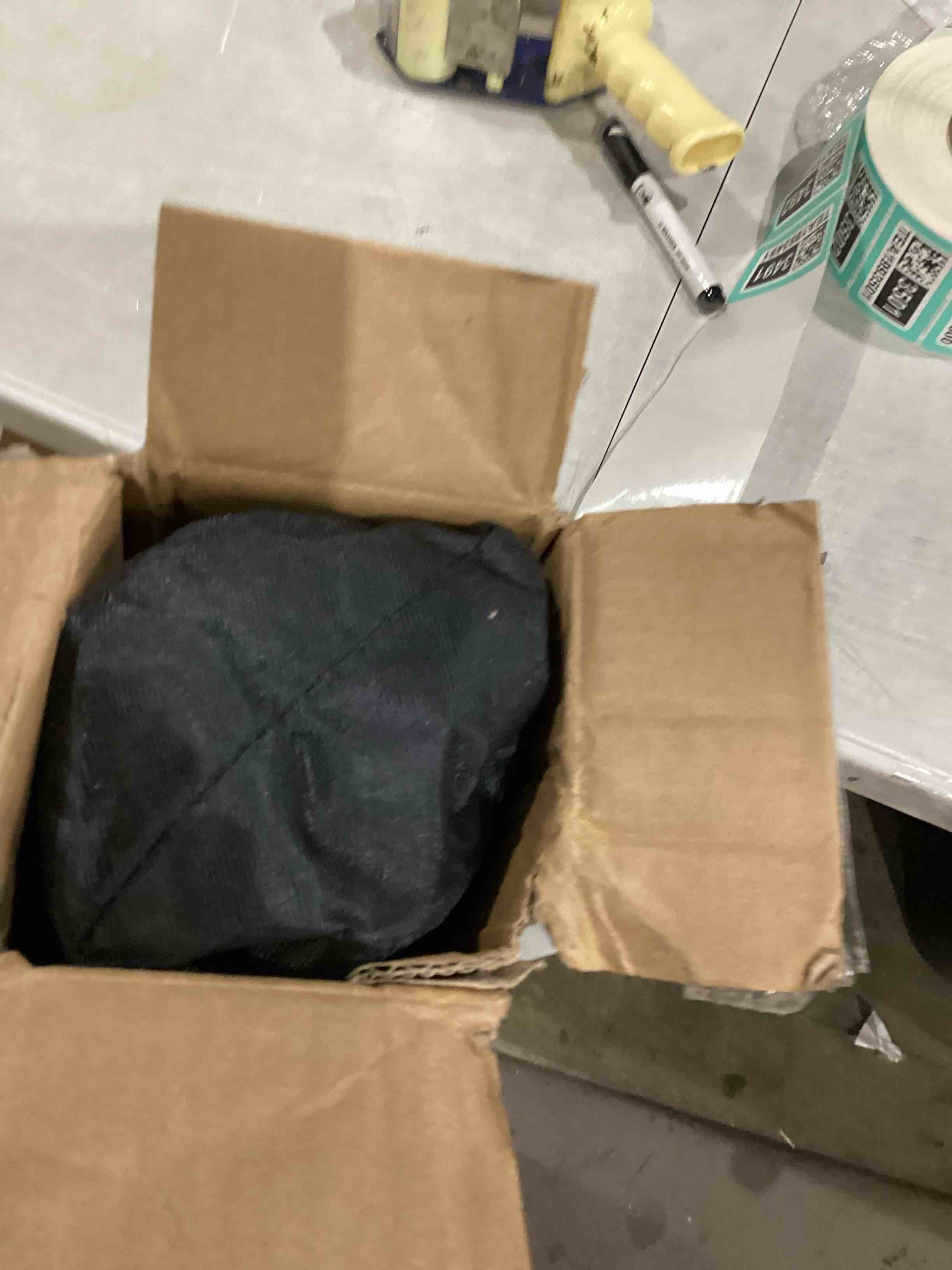 https://s3.amazonaws.com/lotting-images-prod/bidfta/TEA1993491_1758803431124.jpeg