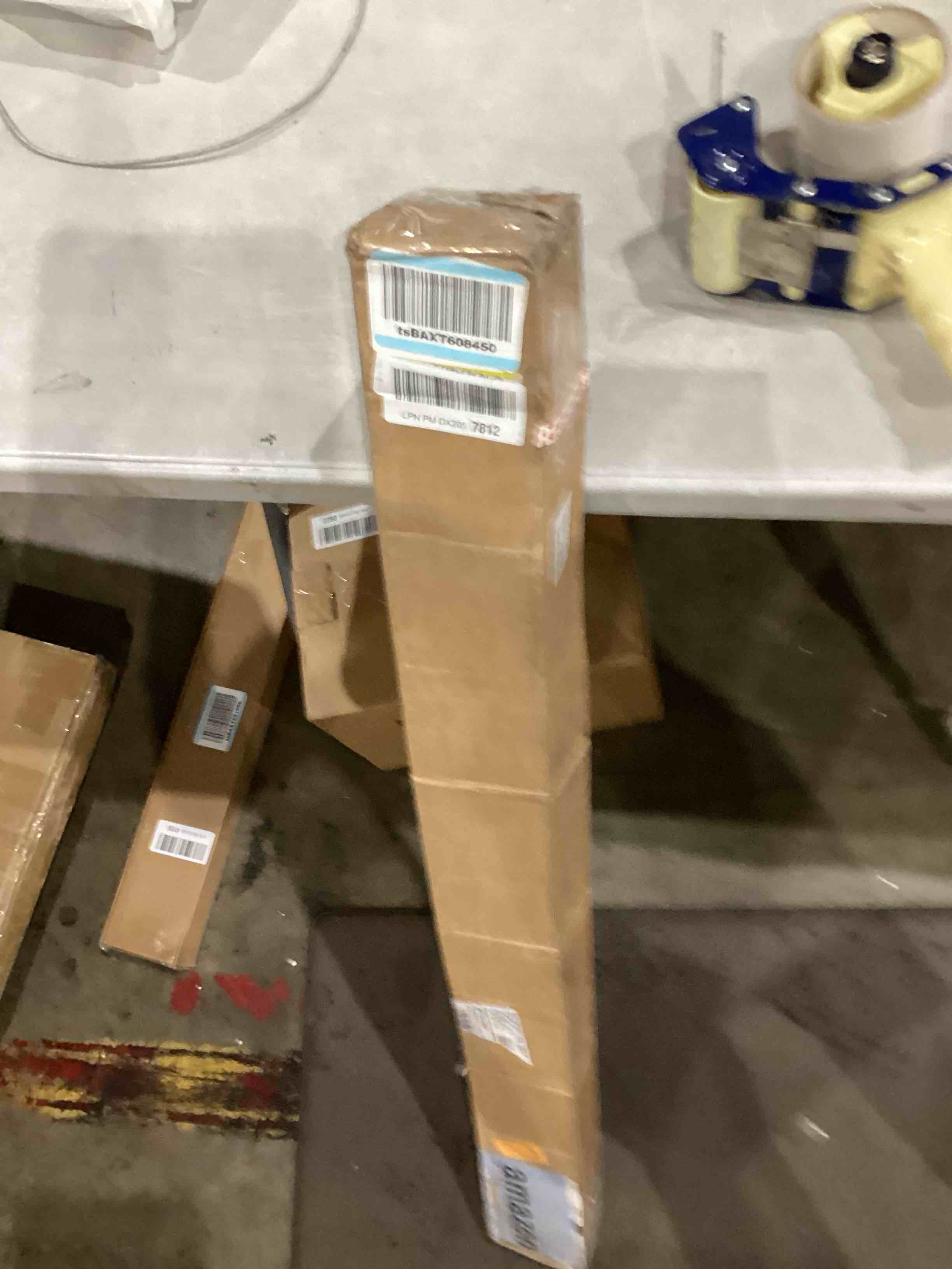 https://s3.amazonaws.com/lotting-images-prod/bidfta/TEA1993492_1758803548462.jpeg