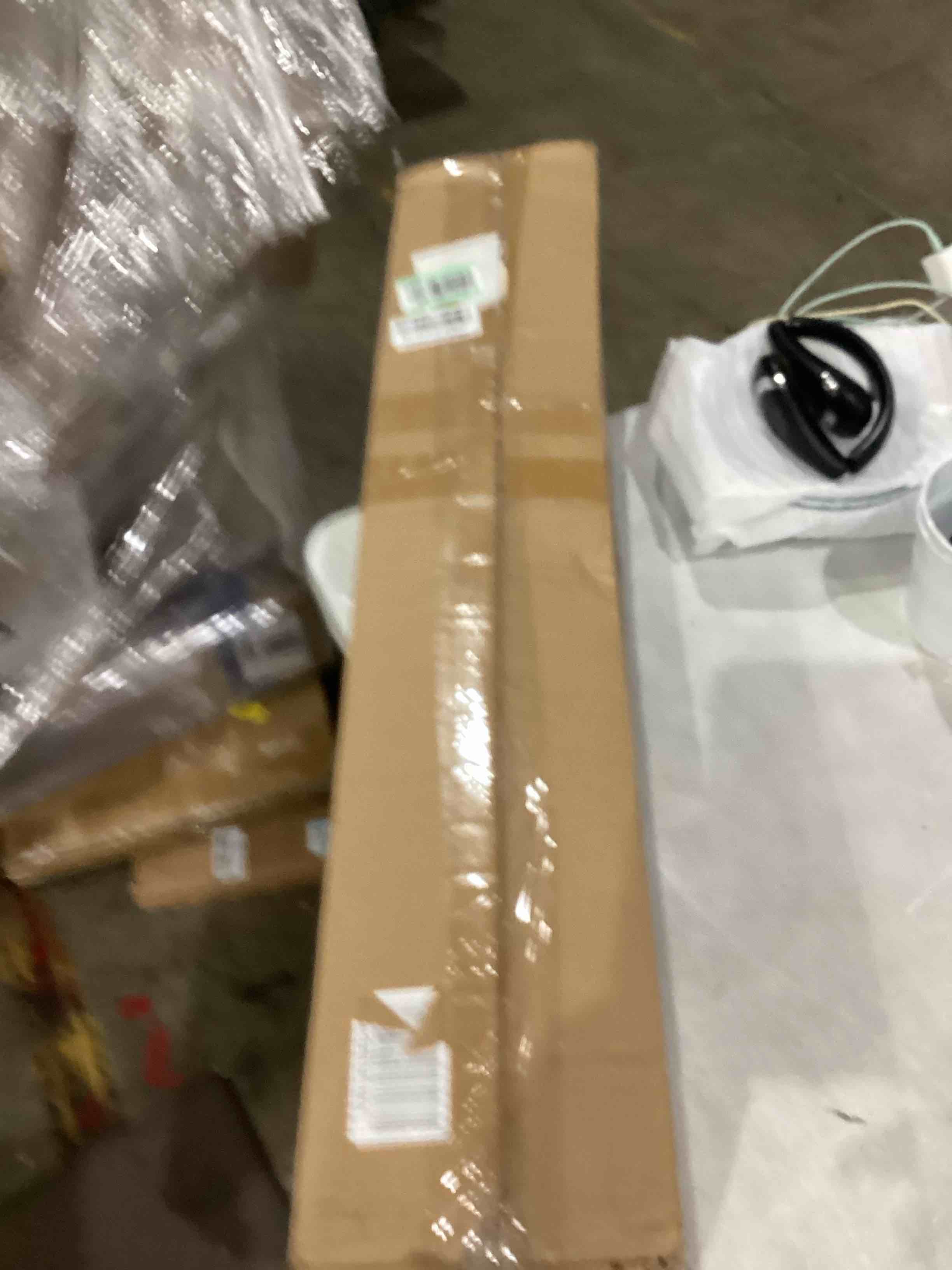 https://s3.amazonaws.com/lotting-images-prod/bidfta/TEA1993502_1758804879123.jpeg