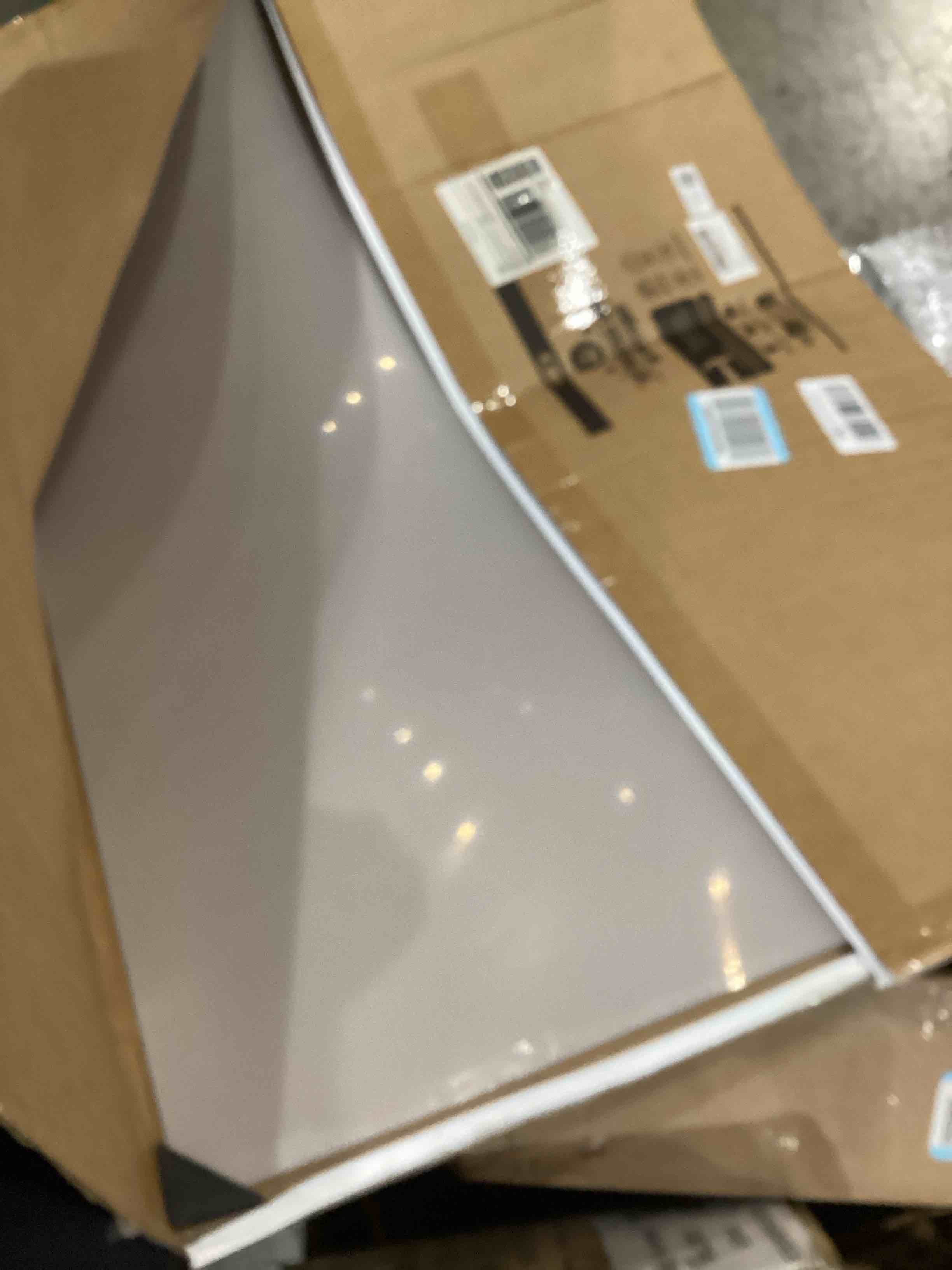 https://s3.amazonaws.com/lotting-images-prod/bidfta/TEA1993532_1758814241731.jpeg