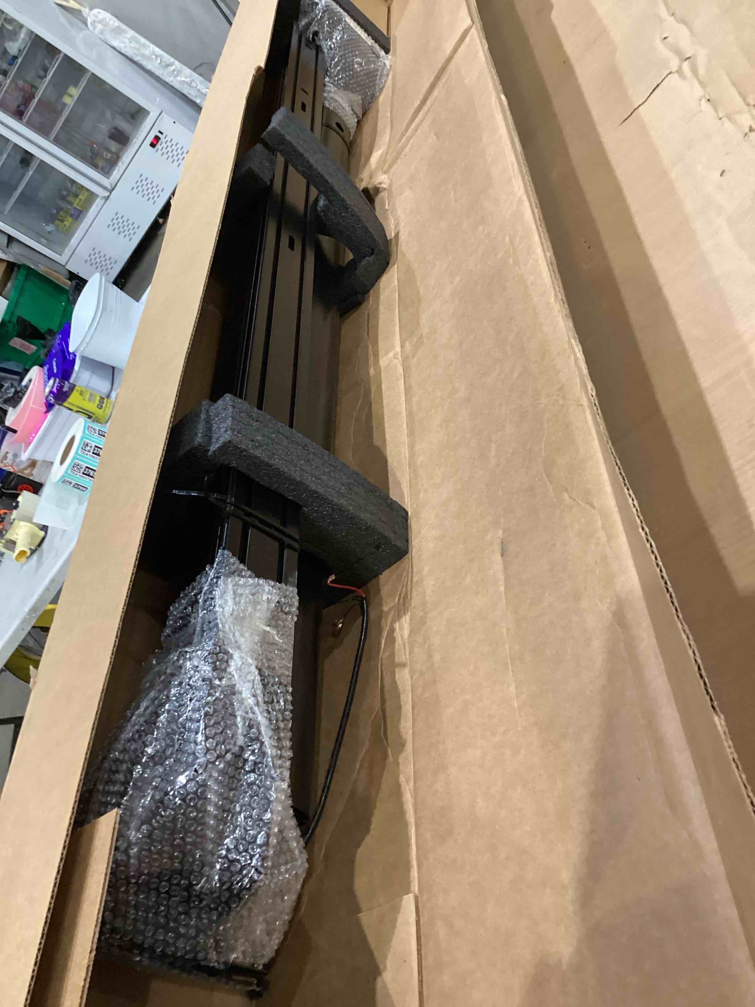 https://s3.amazonaws.com/lotting-images-prod/bidfta/TEA1993757_1759170270606.jpeg