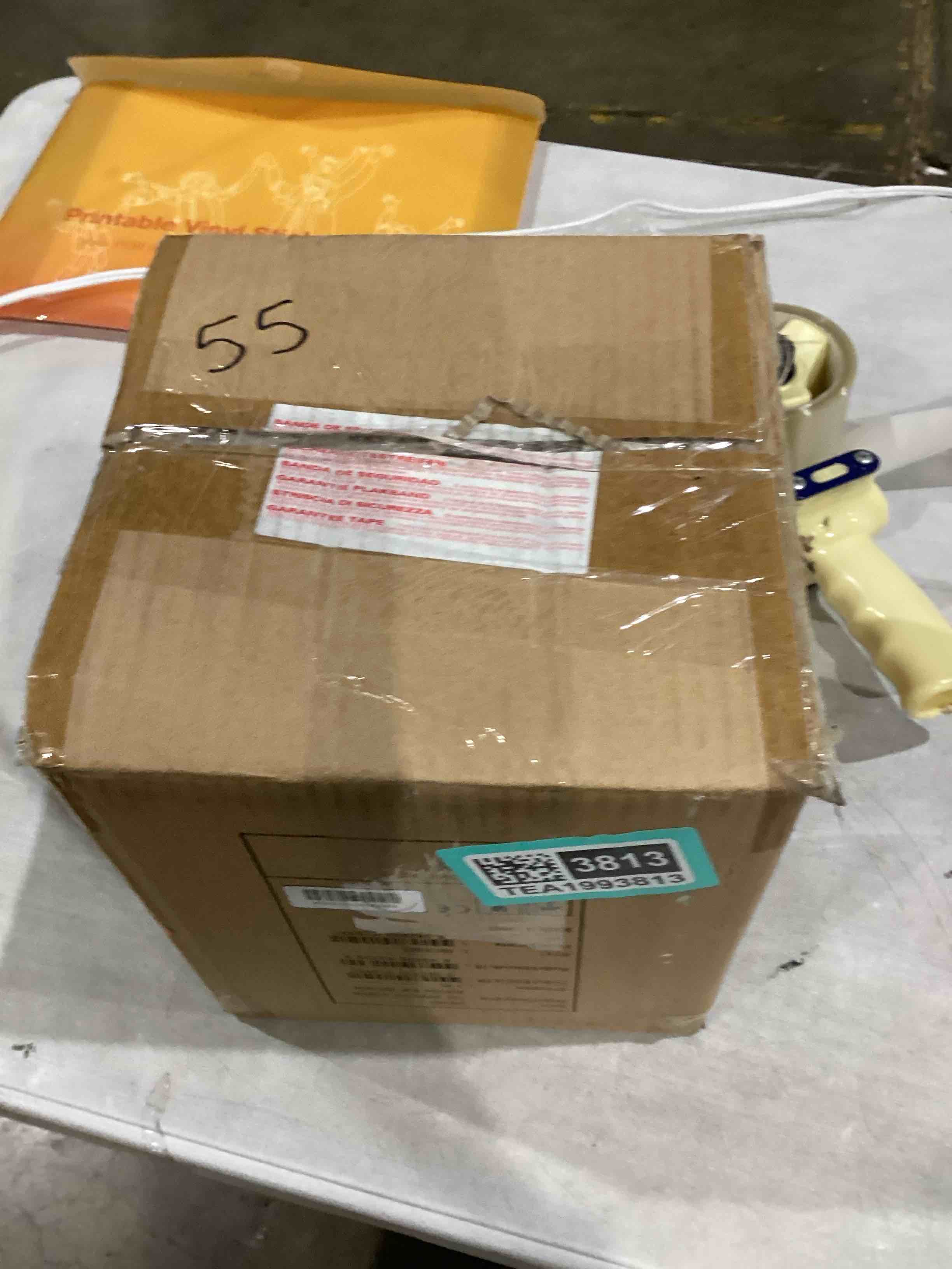 https://s3.amazonaws.com/lotting-images-prod/bidfta/TEA1993813_1759317213869.jpeg