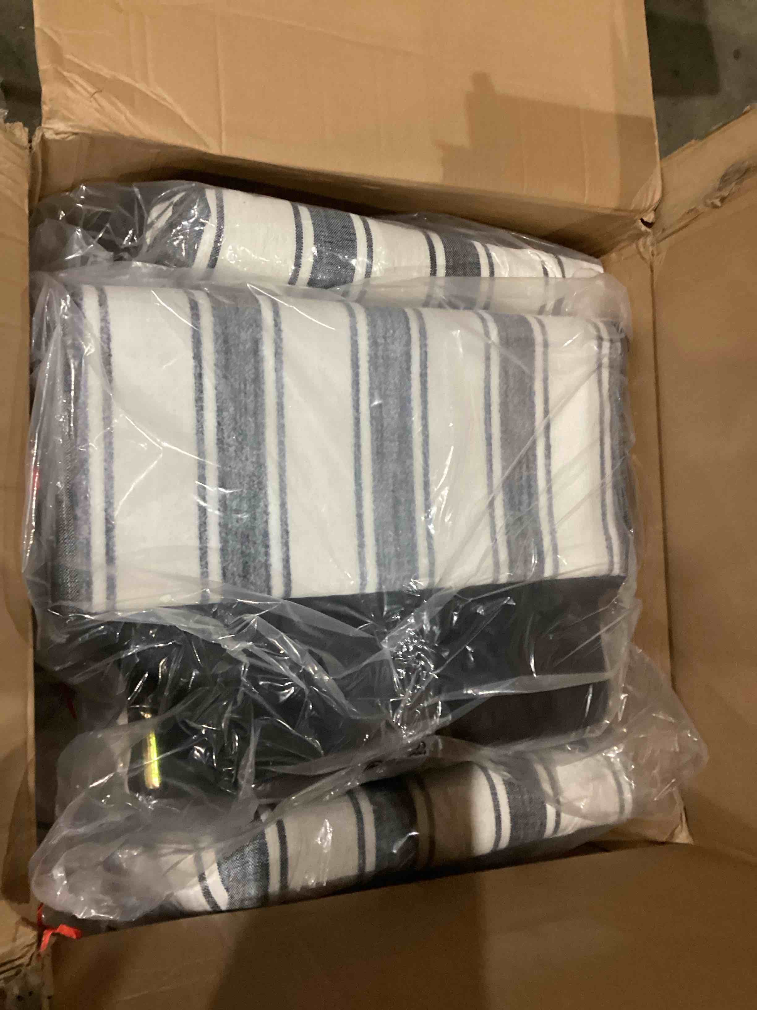 https://s3.amazonaws.com/lotting-images-prod/bidfta/TEA1994714_1760450657655.jpeg