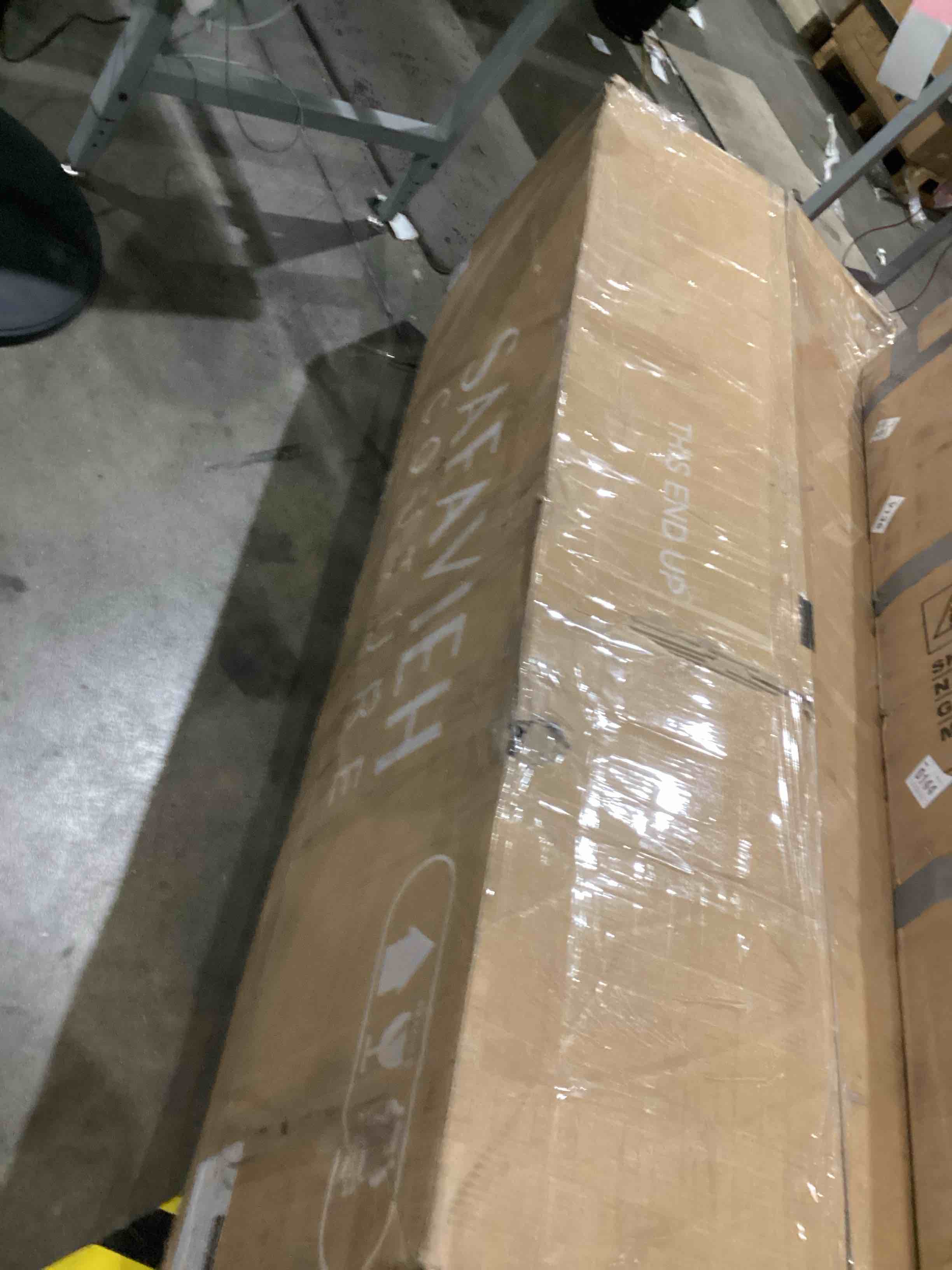 https://s3.amazonaws.com/lotting-images-prod/bidfta/TEA1994737_1760468181115.jpeg