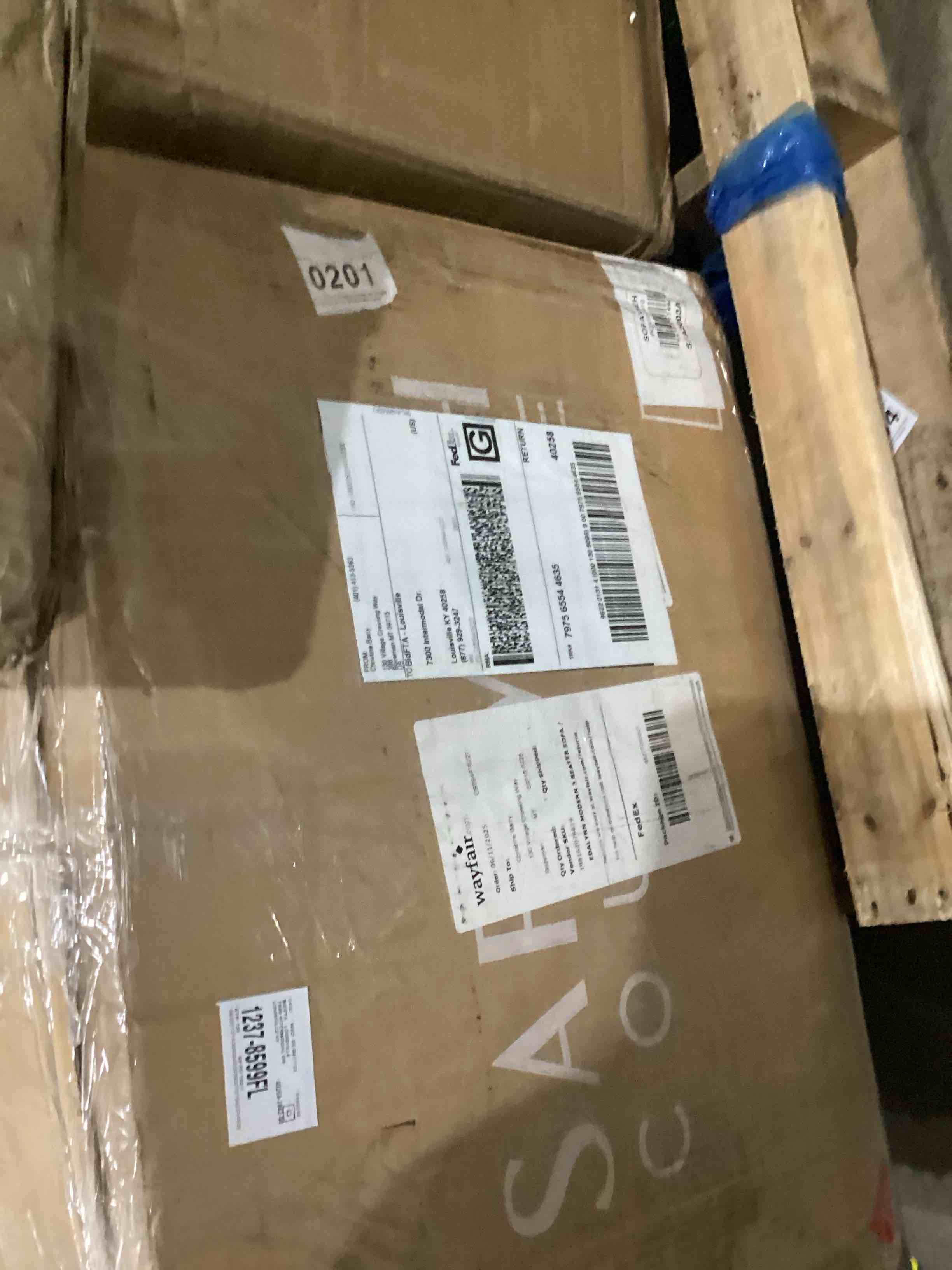 https://s3.amazonaws.com/lotting-images-prod/bidfta/TEA1994737_1760468191036.jpeg
