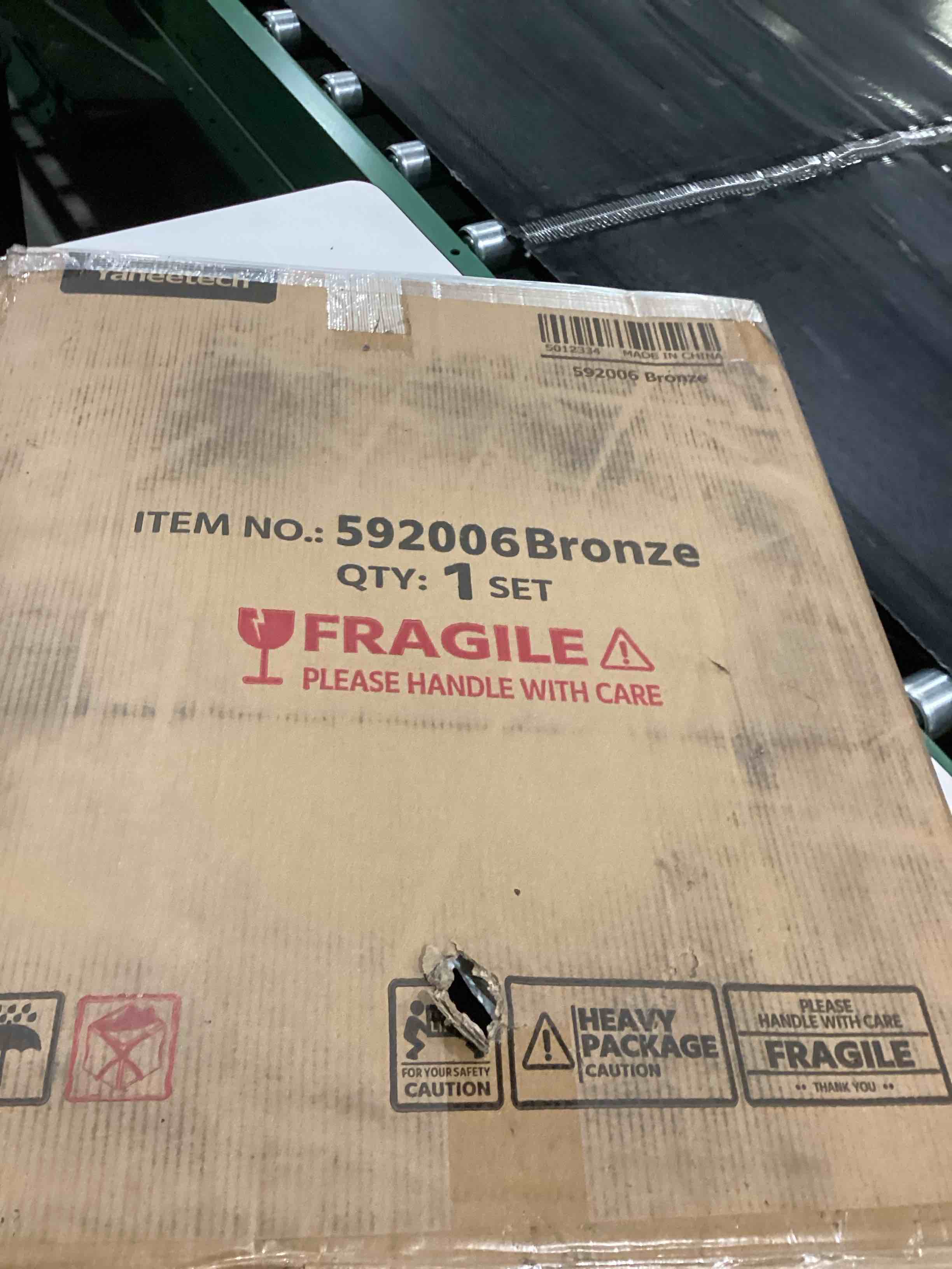https://s3.amazonaws.com/lotting-images-prod/bidfta/TEA1995041_1761052916195.jpeg