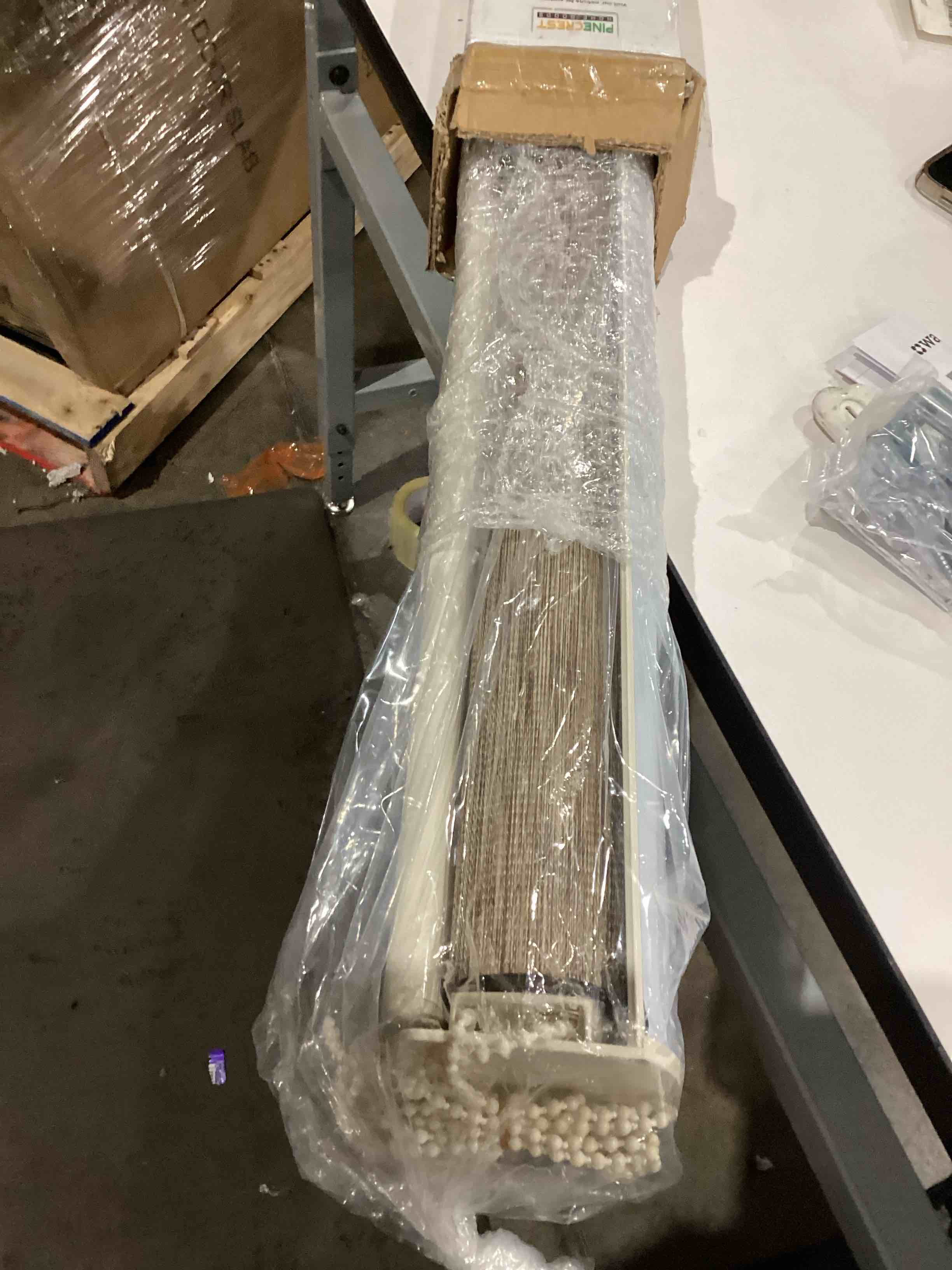 https://s3.amazonaws.com/lotting-images-prod/bidfta/TEA1995042_1761053631535.jpeg