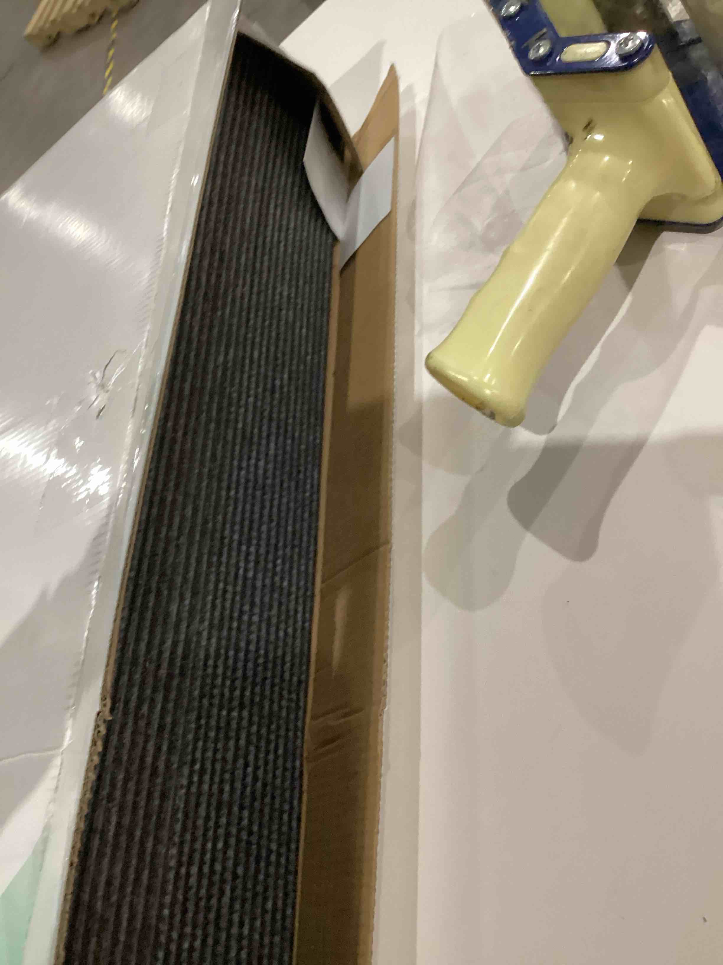 Self-Adhesive Carpet Tiles, 23.6 x 23.6 Inches, Soft Cushioned Tiles with 0.16 Inch Thickness, Easy Installation, for Bedroom, Living Room (20 Tiles, Light Grey) (77.5 ft)