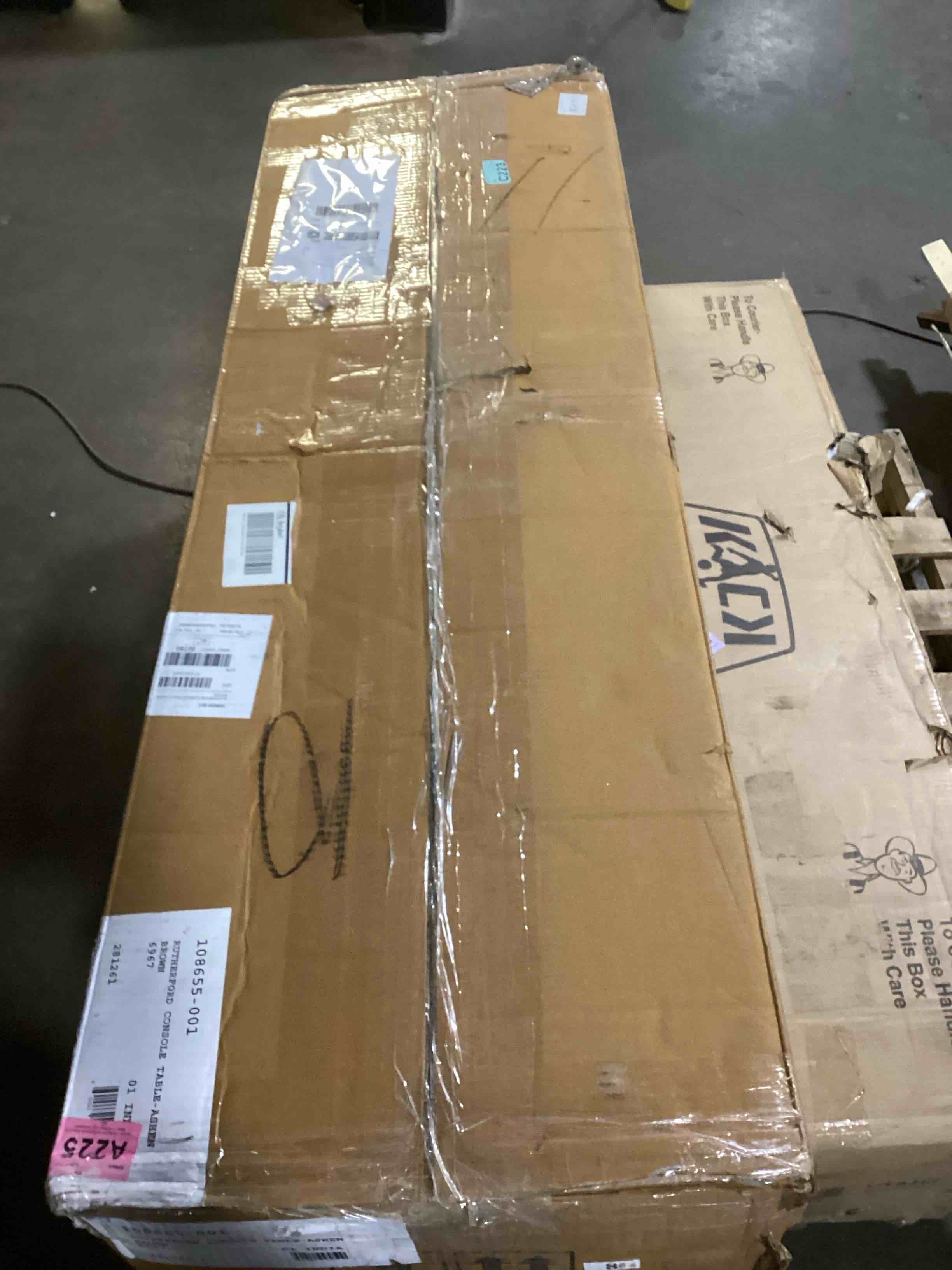 https://s3.amazonaws.com/lotting-images-prod/bidfta/TEA2032003_1737548816292.jpeg