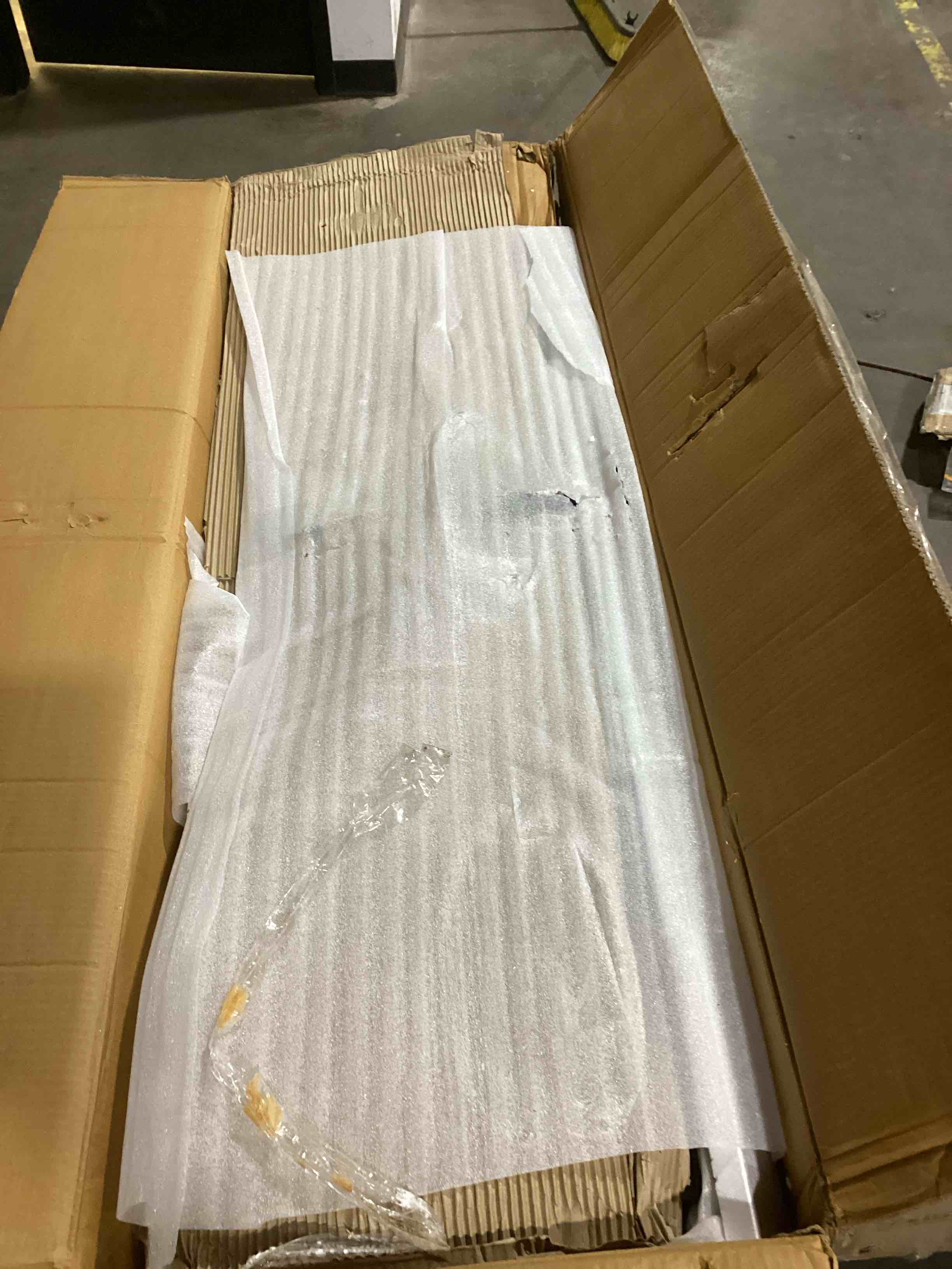 https://s3.amazonaws.com/lotting-images-prod/bidfta/TEA2032003_1737548866938.jpeg