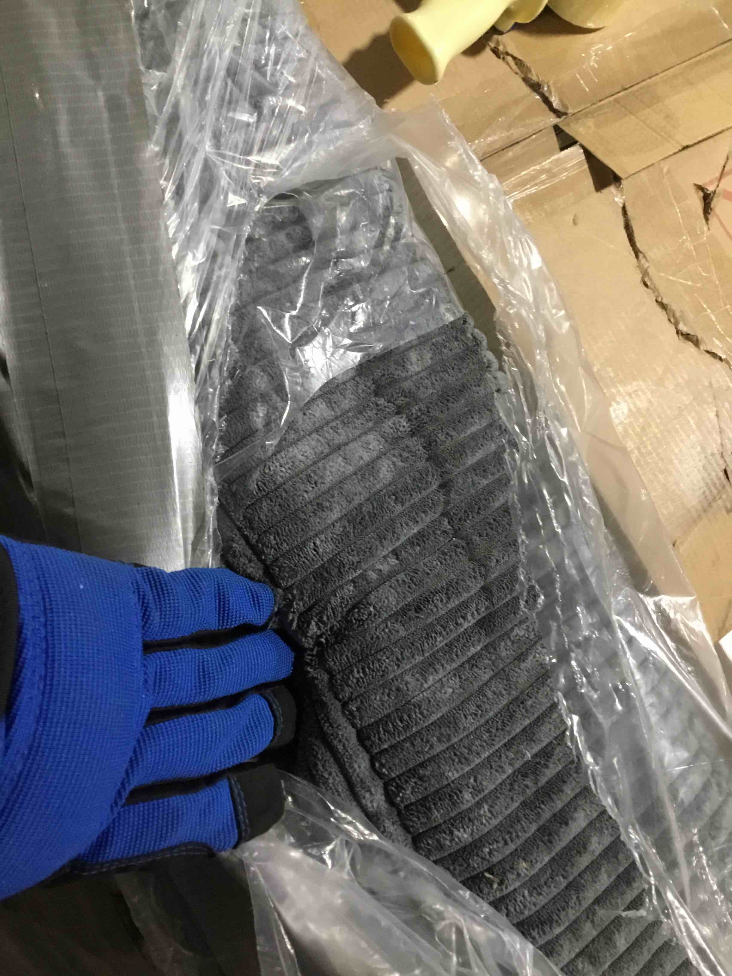 Bentura 85.7'' Flared Arms Sofa