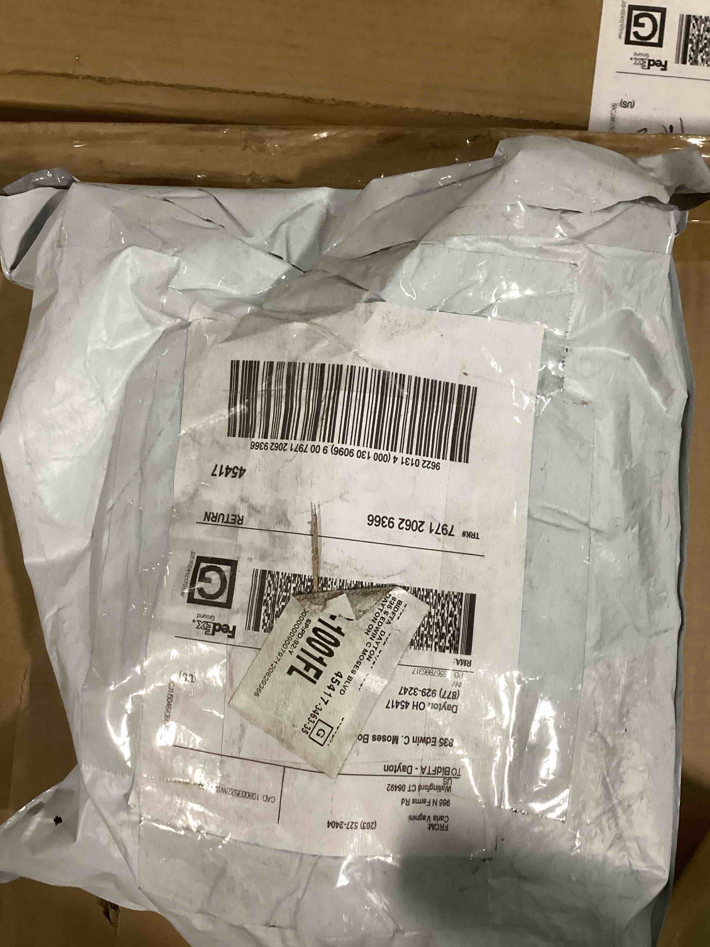 https://s3.amazonaws.com/lotting-images-prod/bidfta/TEA2033180_1738178554560.jpeg