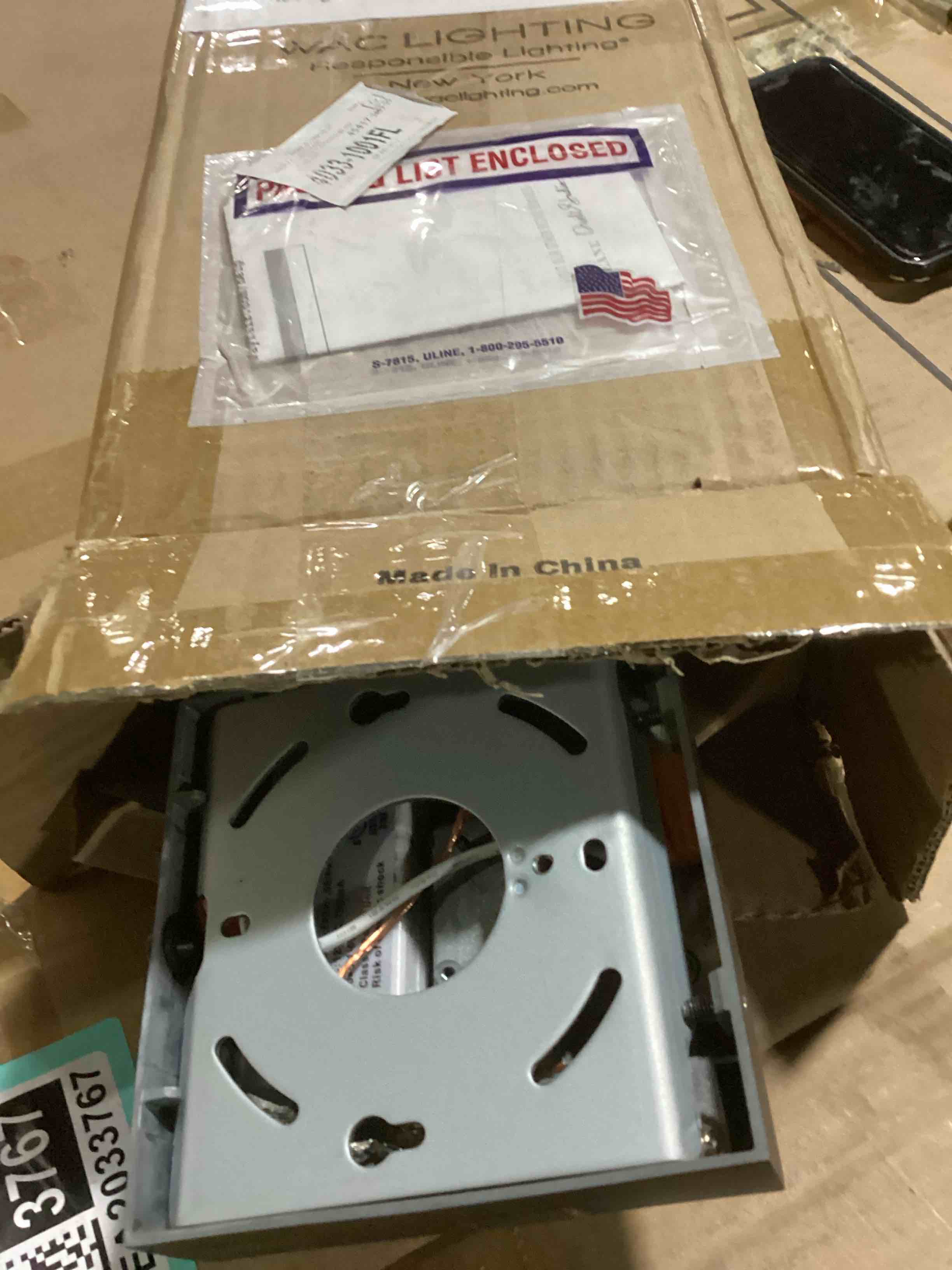 https://s3.amazonaws.com/lotting-images-prod/bidfta/TEA2033768_1738614077751.jpeg
