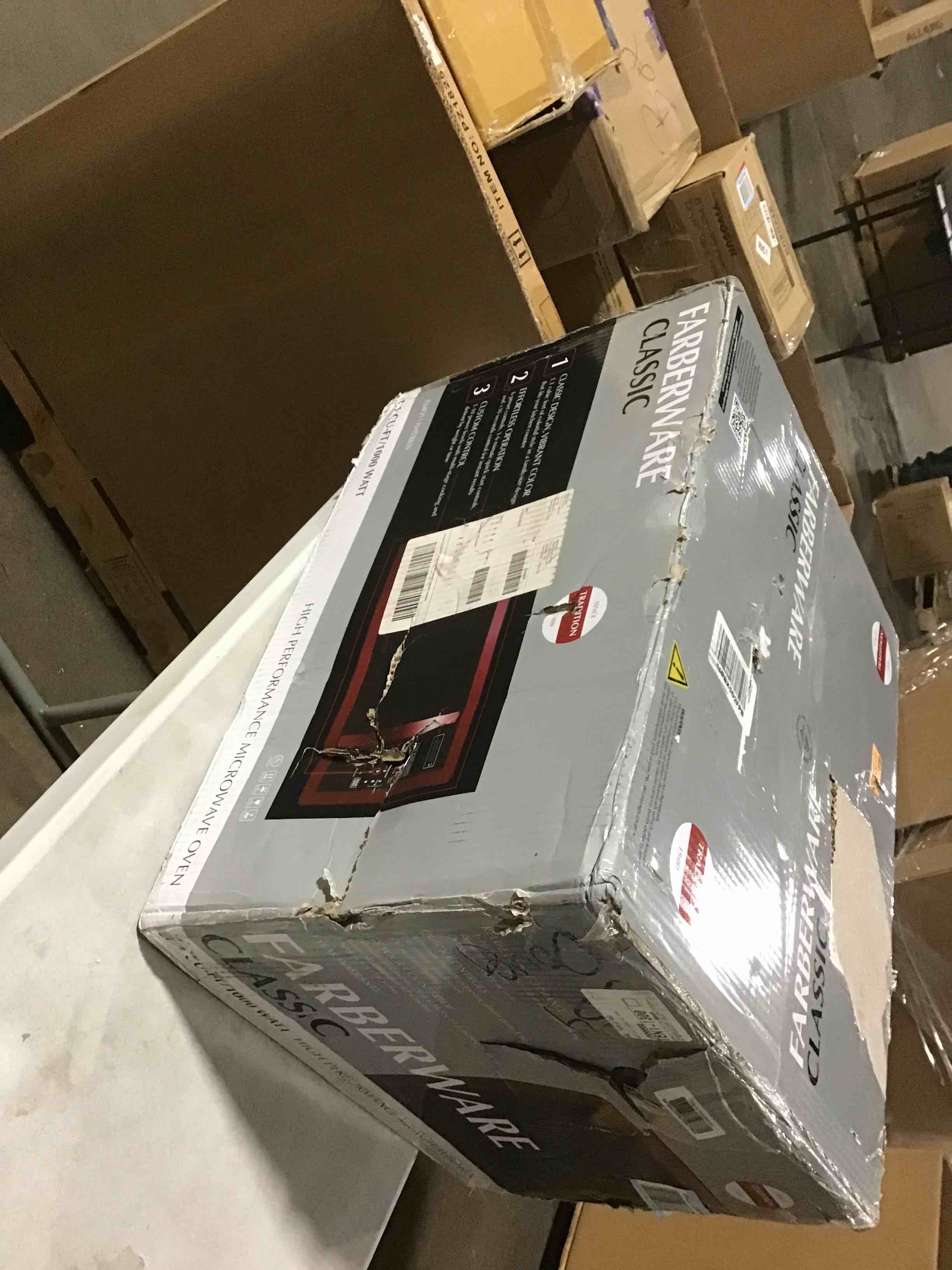 Farberware Countertop Microwave 1000 Watts, 1.1 cu ft - Microwave Oven With LED Lighting and Child Lock - Perfect for Apartments and Dorms - Easy Clean Metallic Red