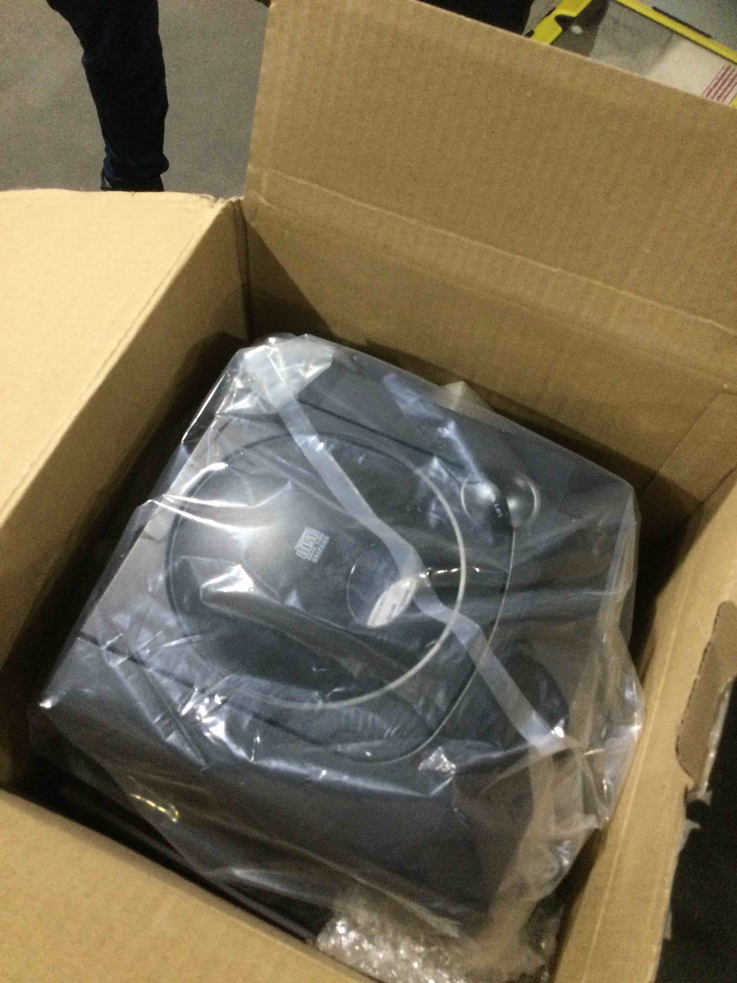 https://s3.amazonaws.com/lotting-images-prod/bidfta/TEA2035384_1738152793779.jpeg