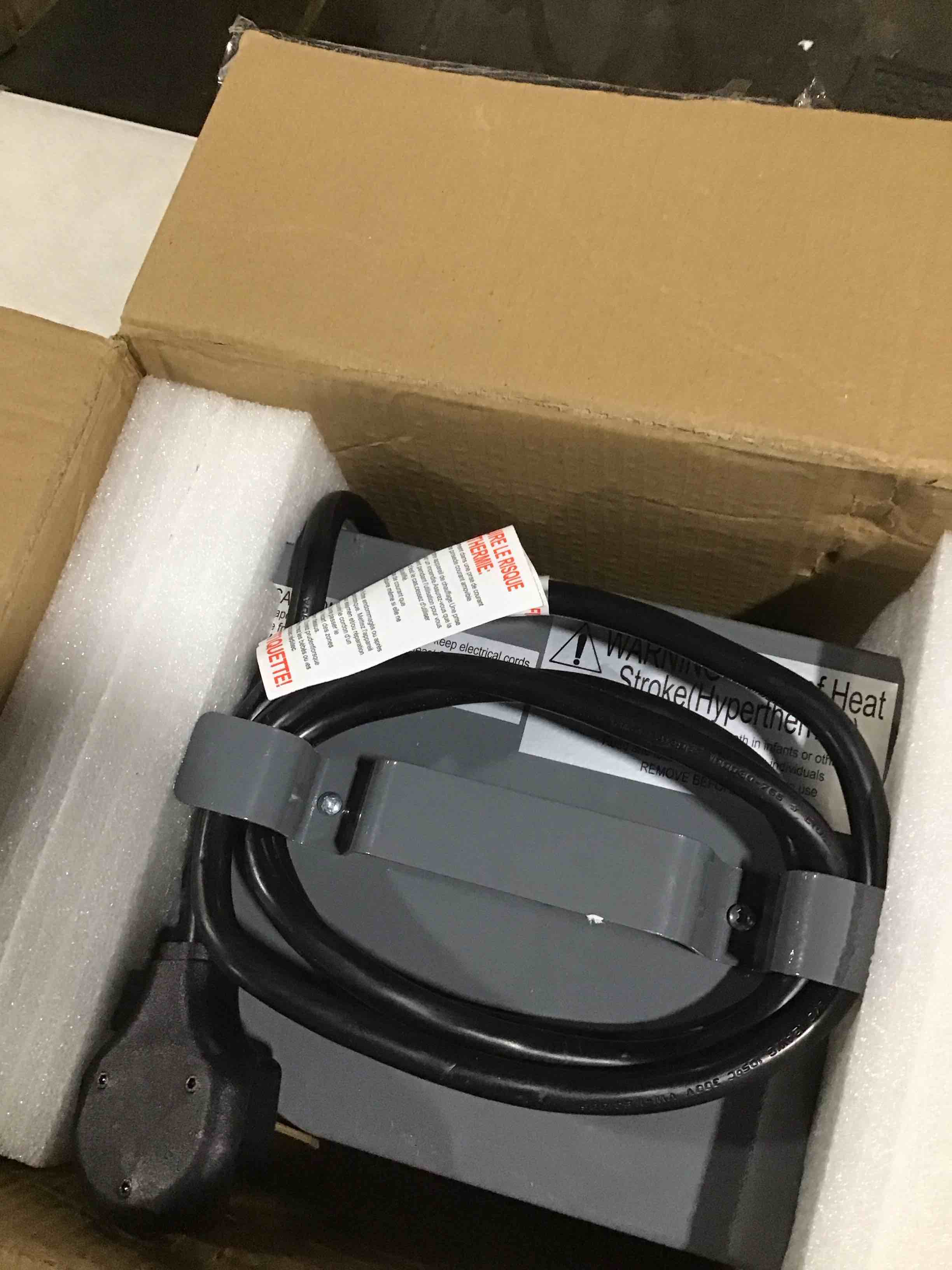 https://s3.amazonaws.com/lotting-images-prod/bidfta/TEA2035579_1738244195607.jpeg
